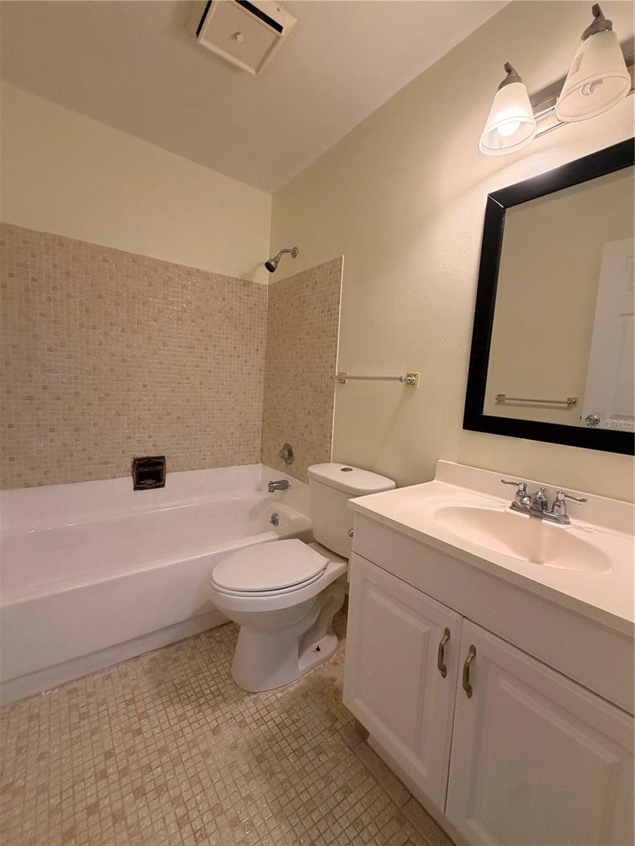 423 Sheoah Blvd #14 Property Photo 10
