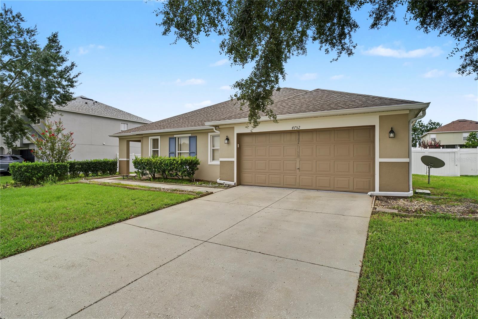 4752 BARBADOS LOOP Property Photo 1