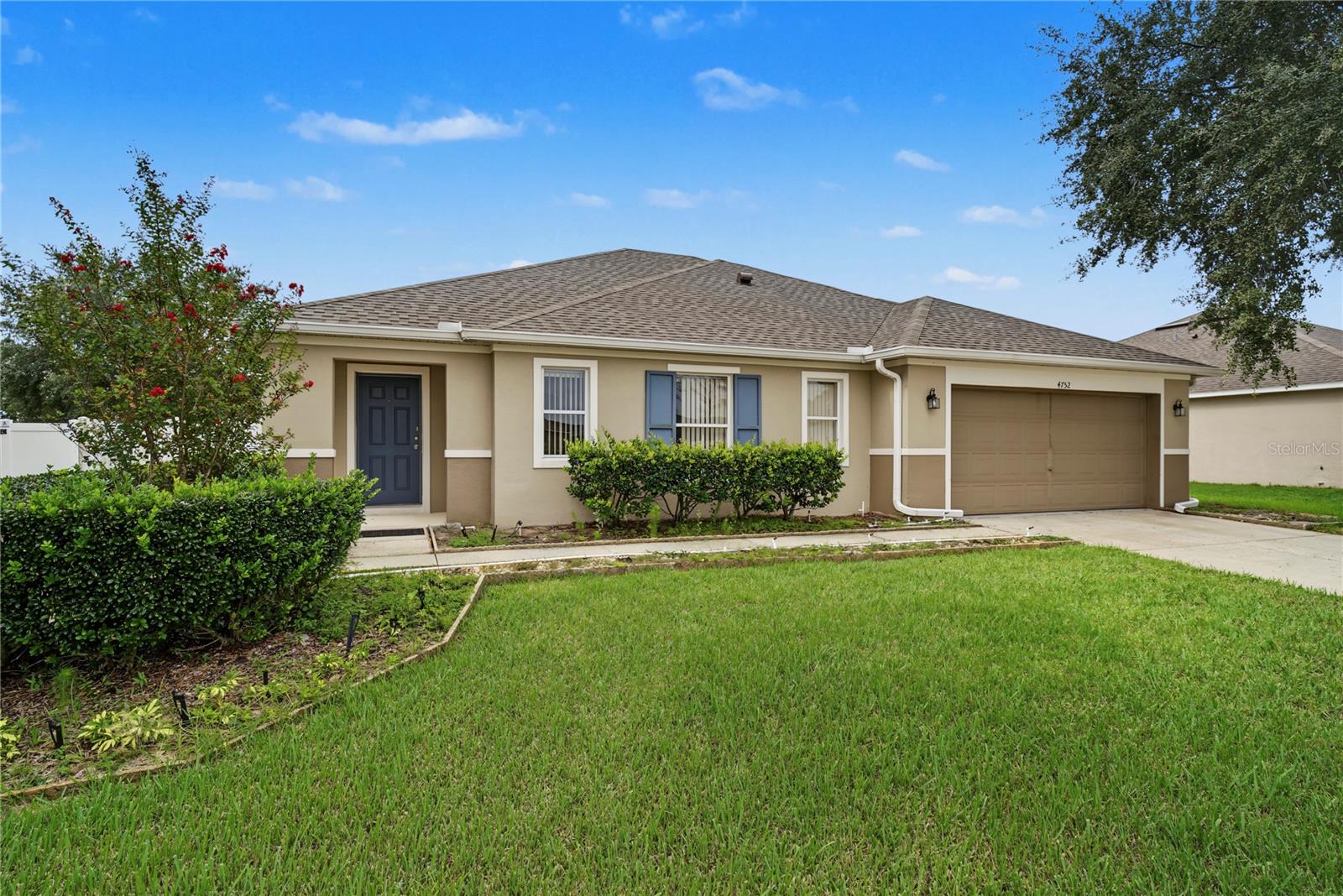 4752 Barbados Loop Property Photo 3