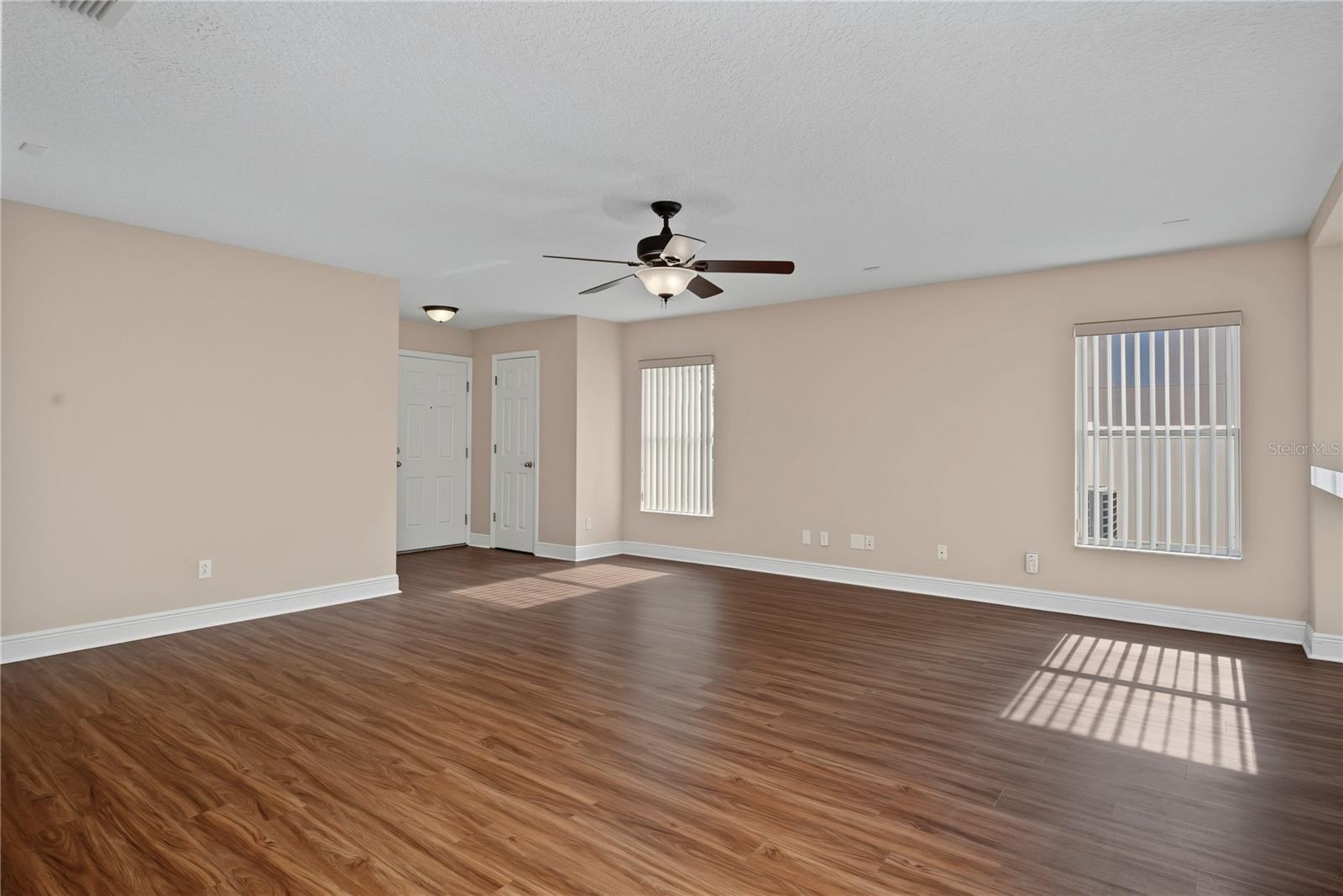 4752 Barbados Loop Property Photo 8