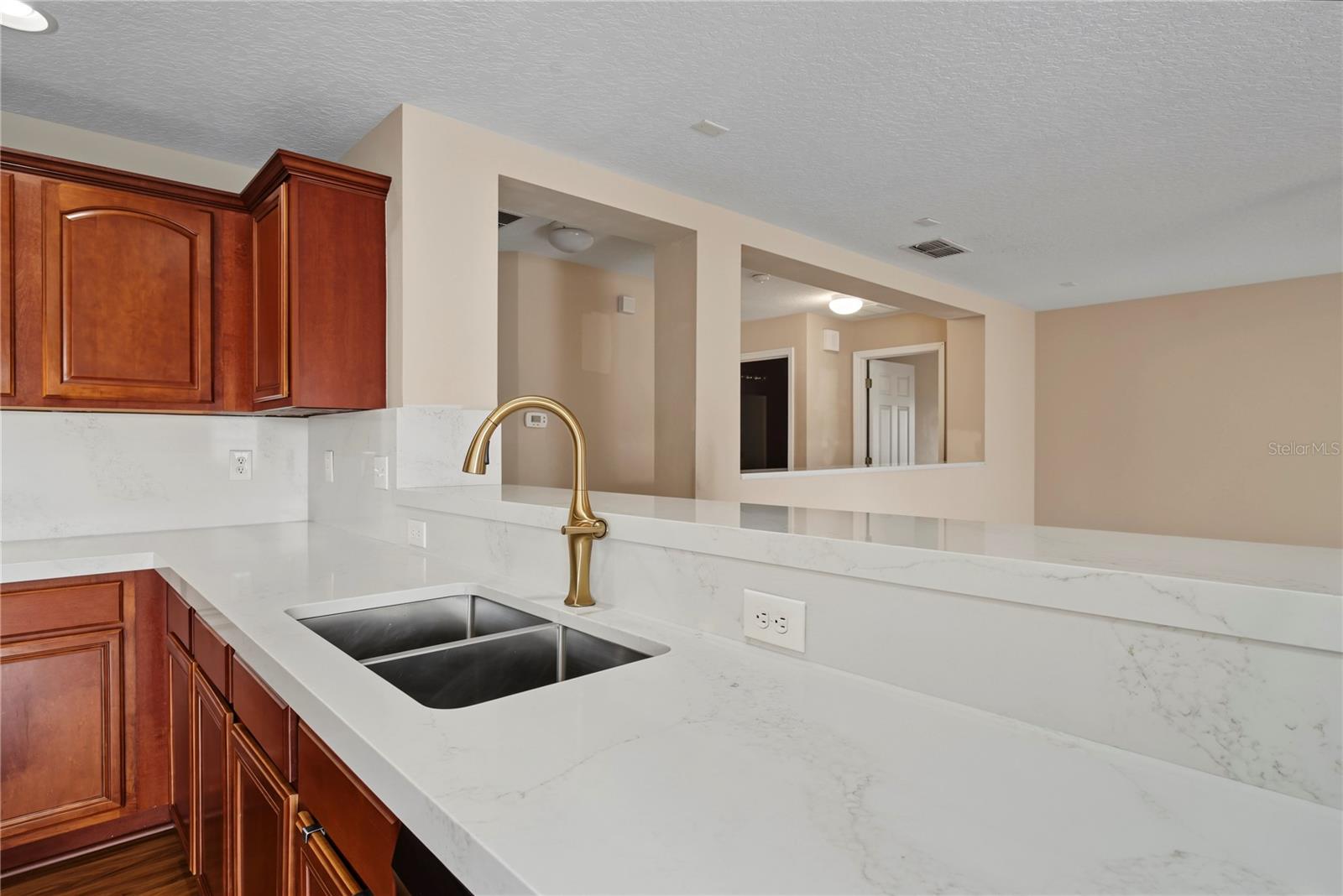 4752 Barbados Loop Property Photo 13