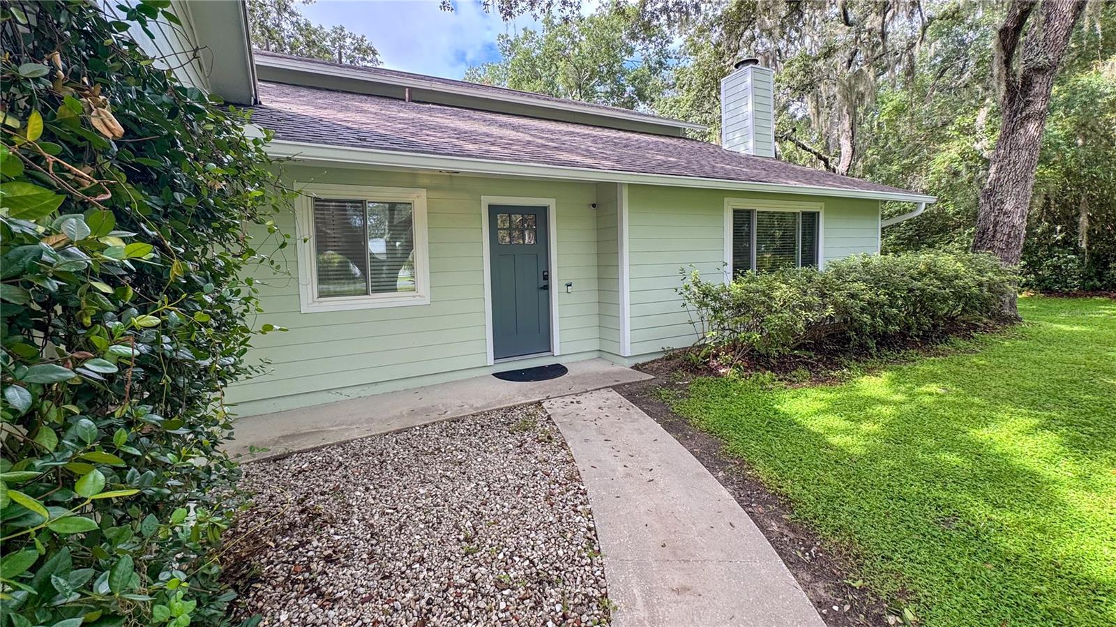2261 Charlotte Dr Property Photo 7