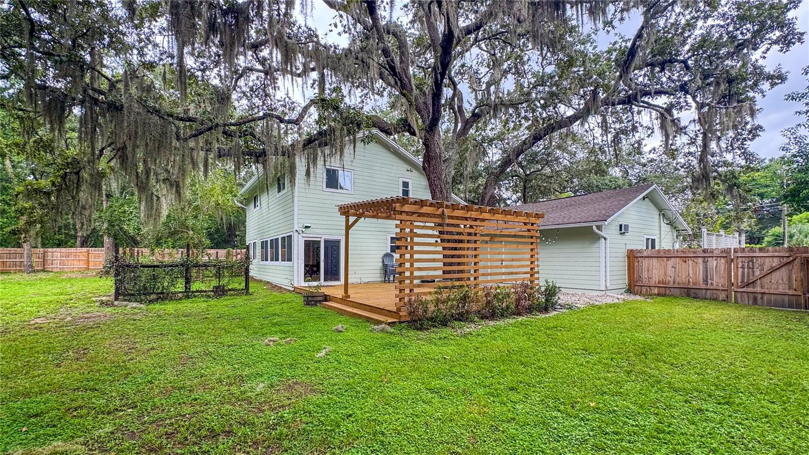 2261 Charlotte Dr Property Photo 47