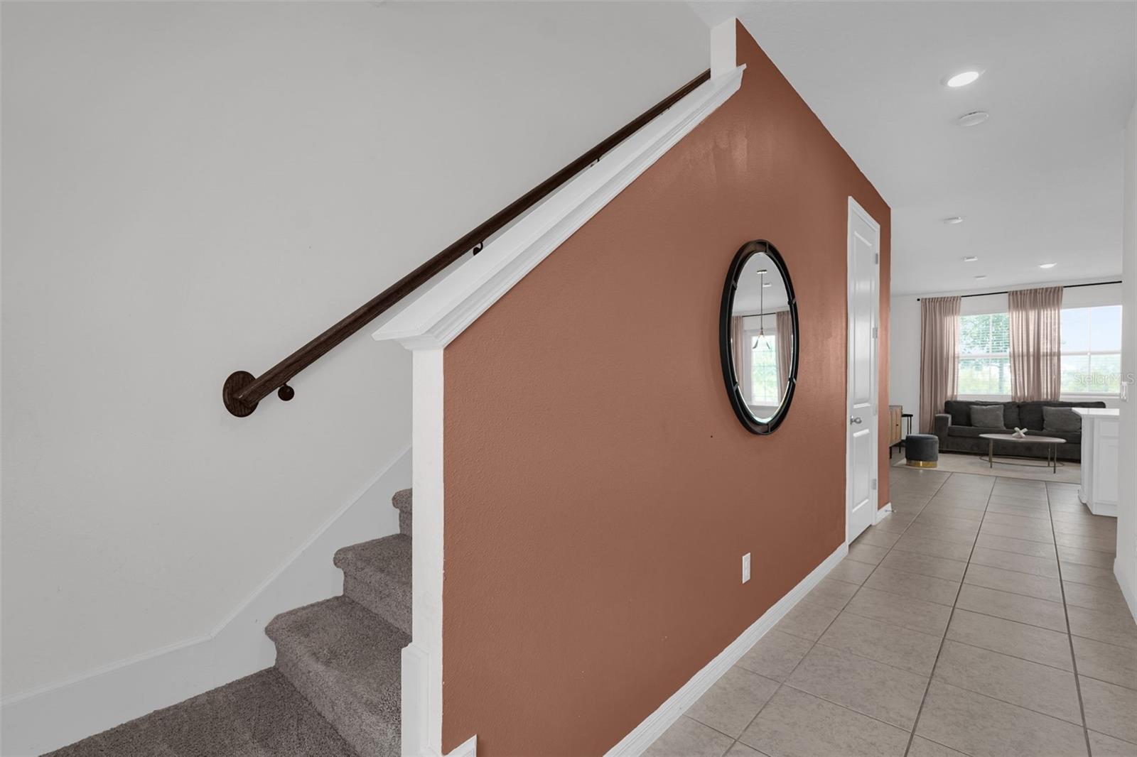 O6430348 Property Photo 3