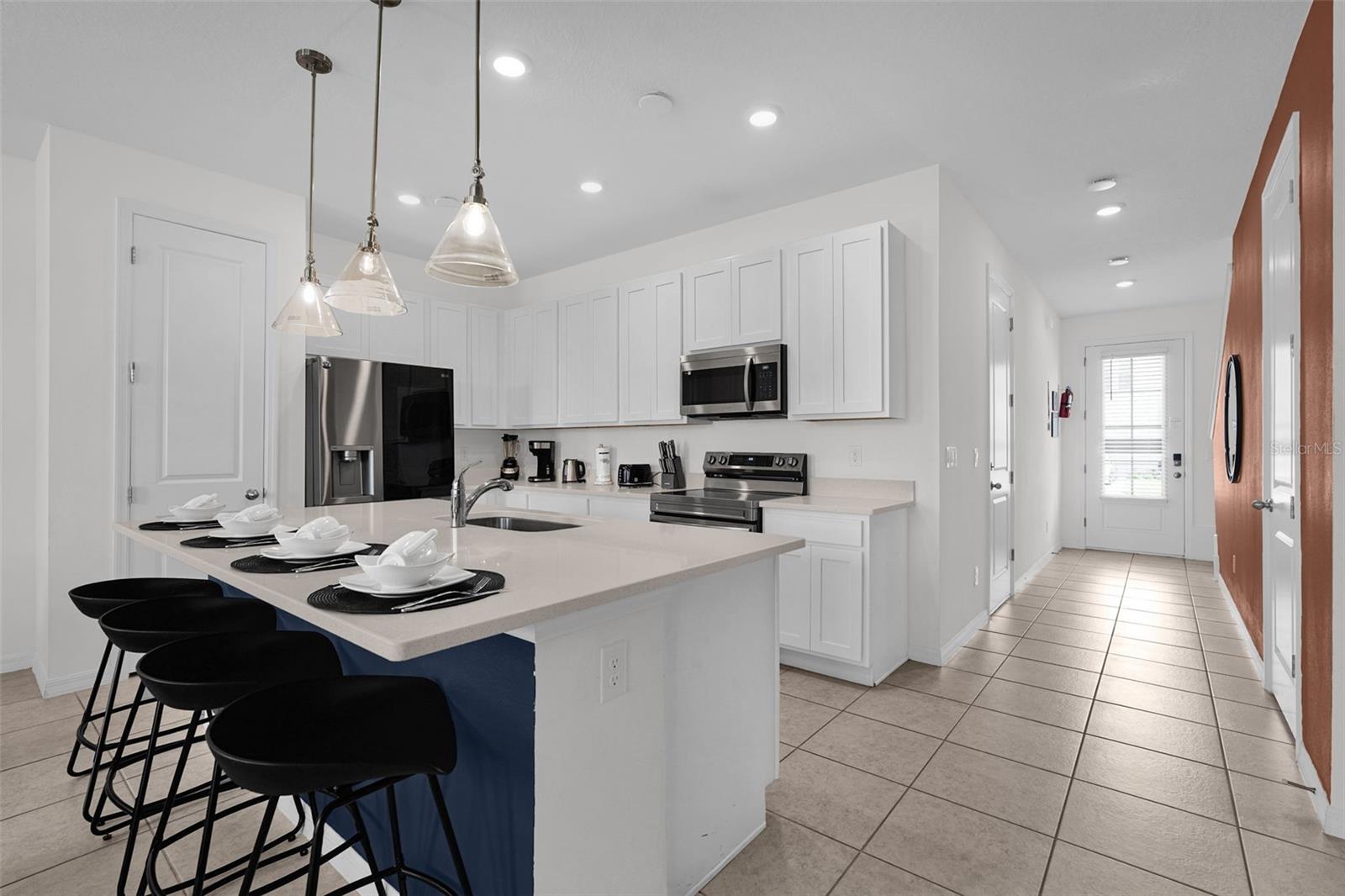 O6430348 Property Photo 12
