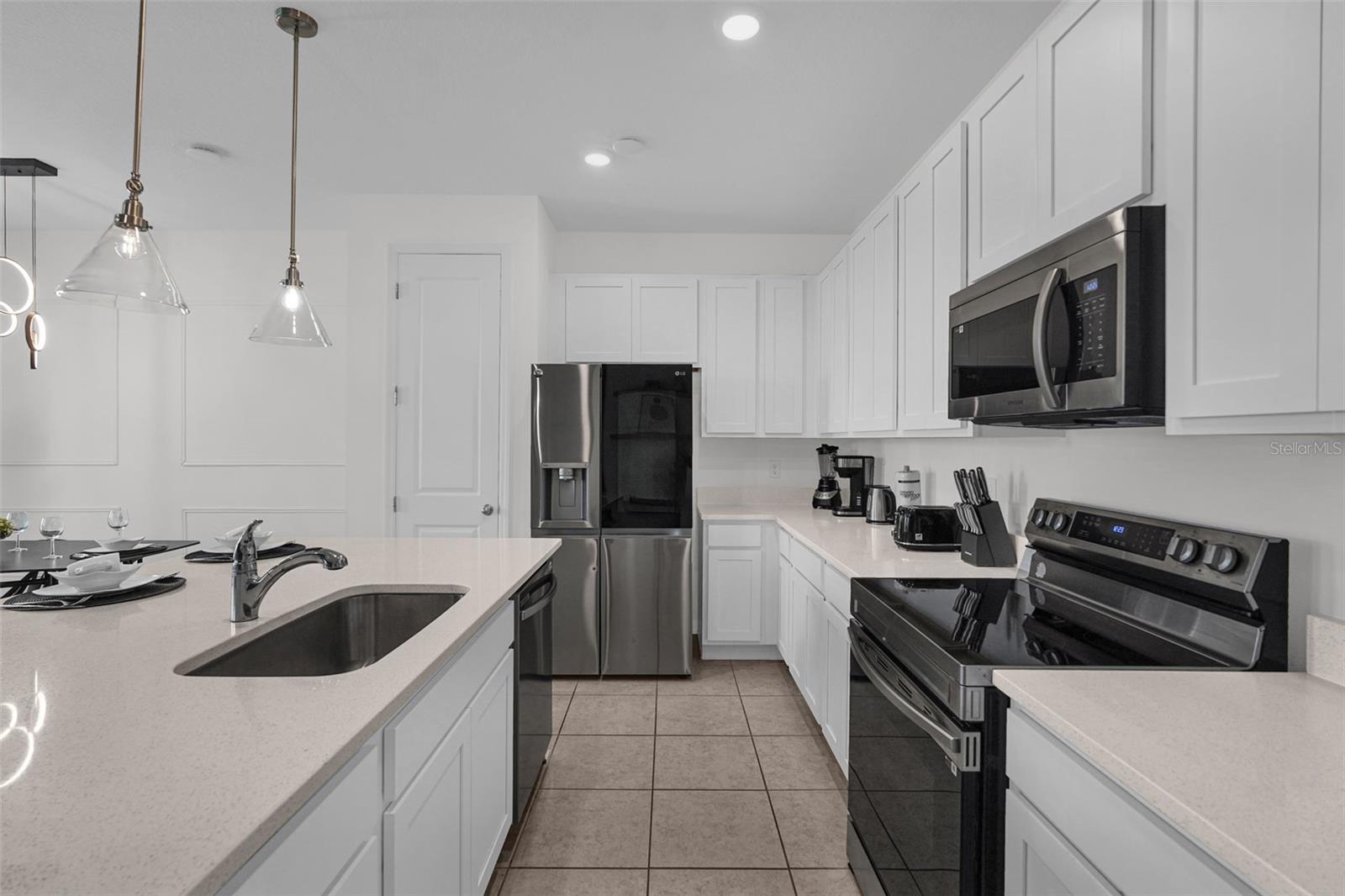 O6430348 Property Photo 15