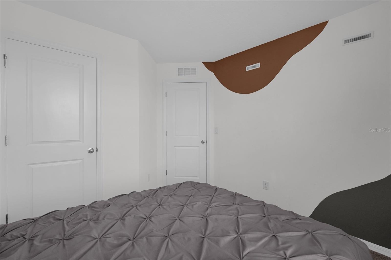 O6430348 Property Photo 20