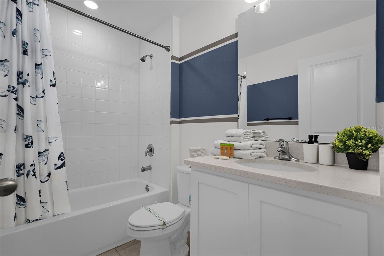 O6430348 Property Photo 21