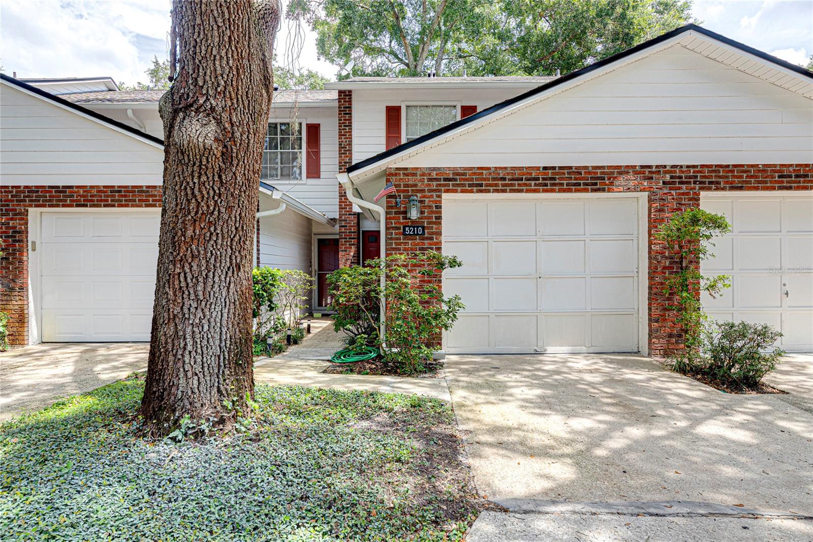 5210 Lazy Oaks Dr Property Photo 1