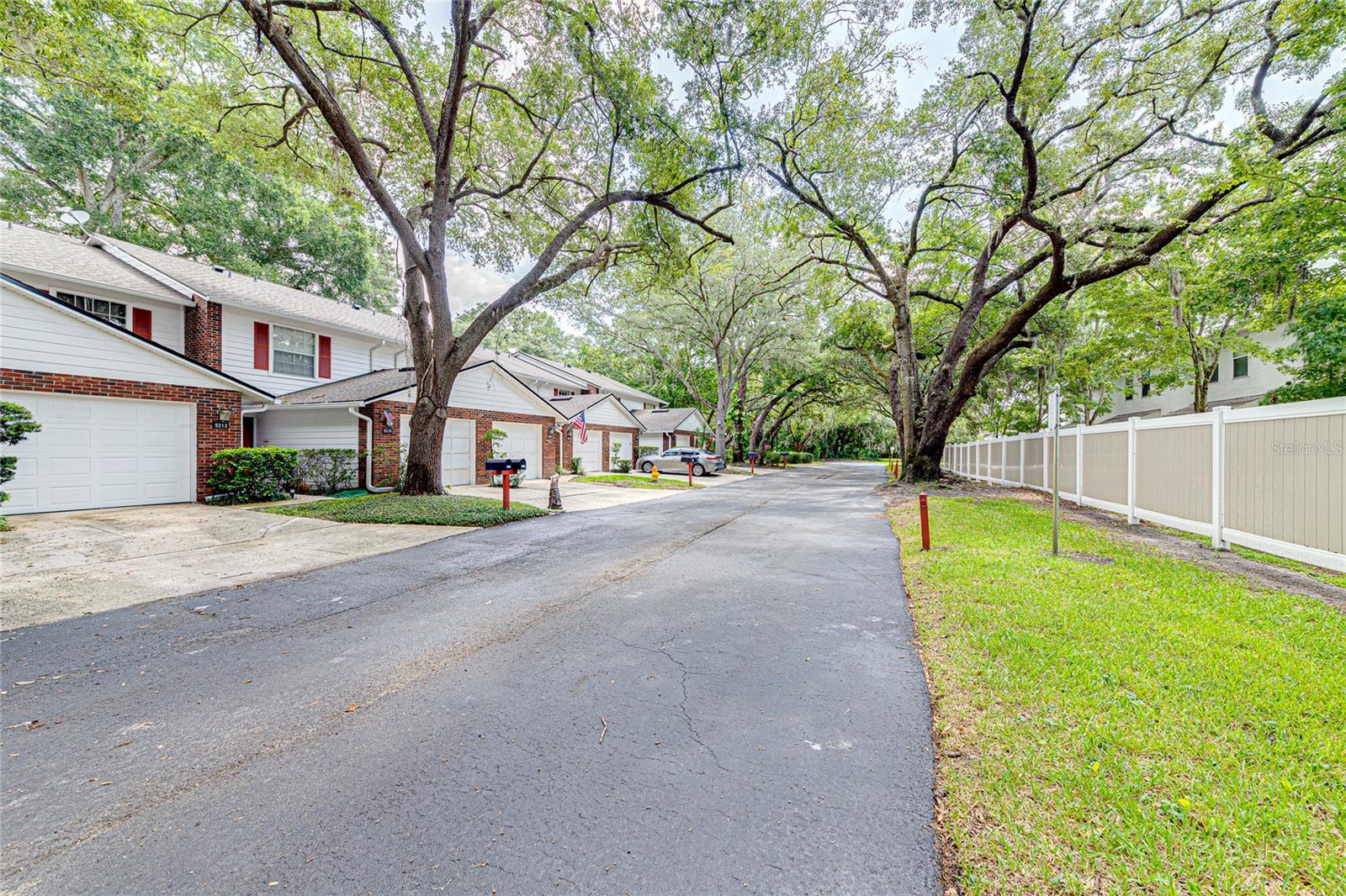 5210 Lazy Oaks Dr Property Photo 4