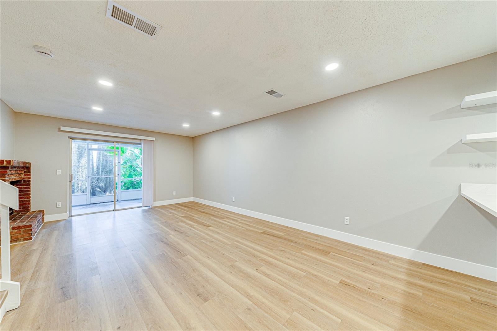 5210 Lazy Oaks Dr Property Photo 15
