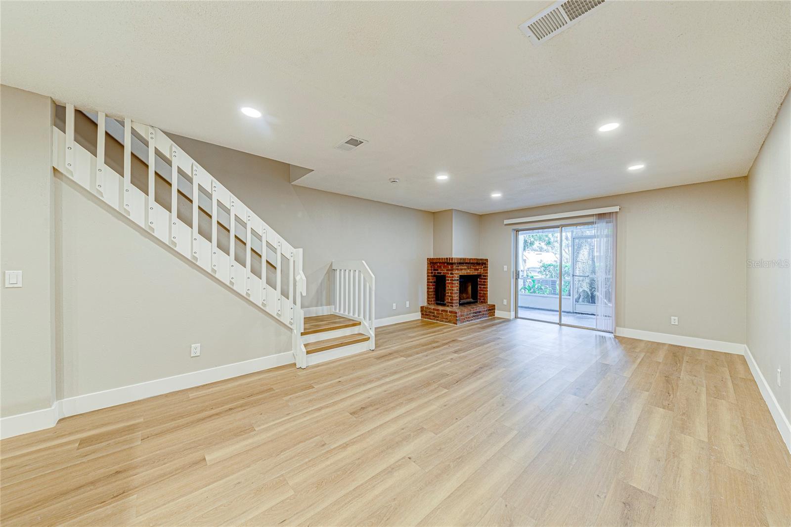 5210 Lazy Oaks Dr Property Photo 16