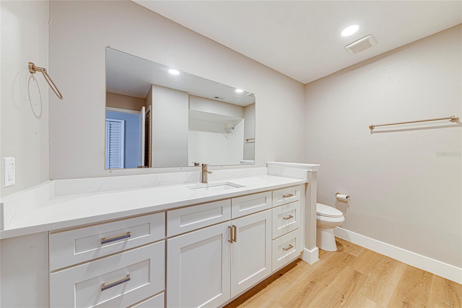 5210 Lazy Oaks Dr Property Photo 25