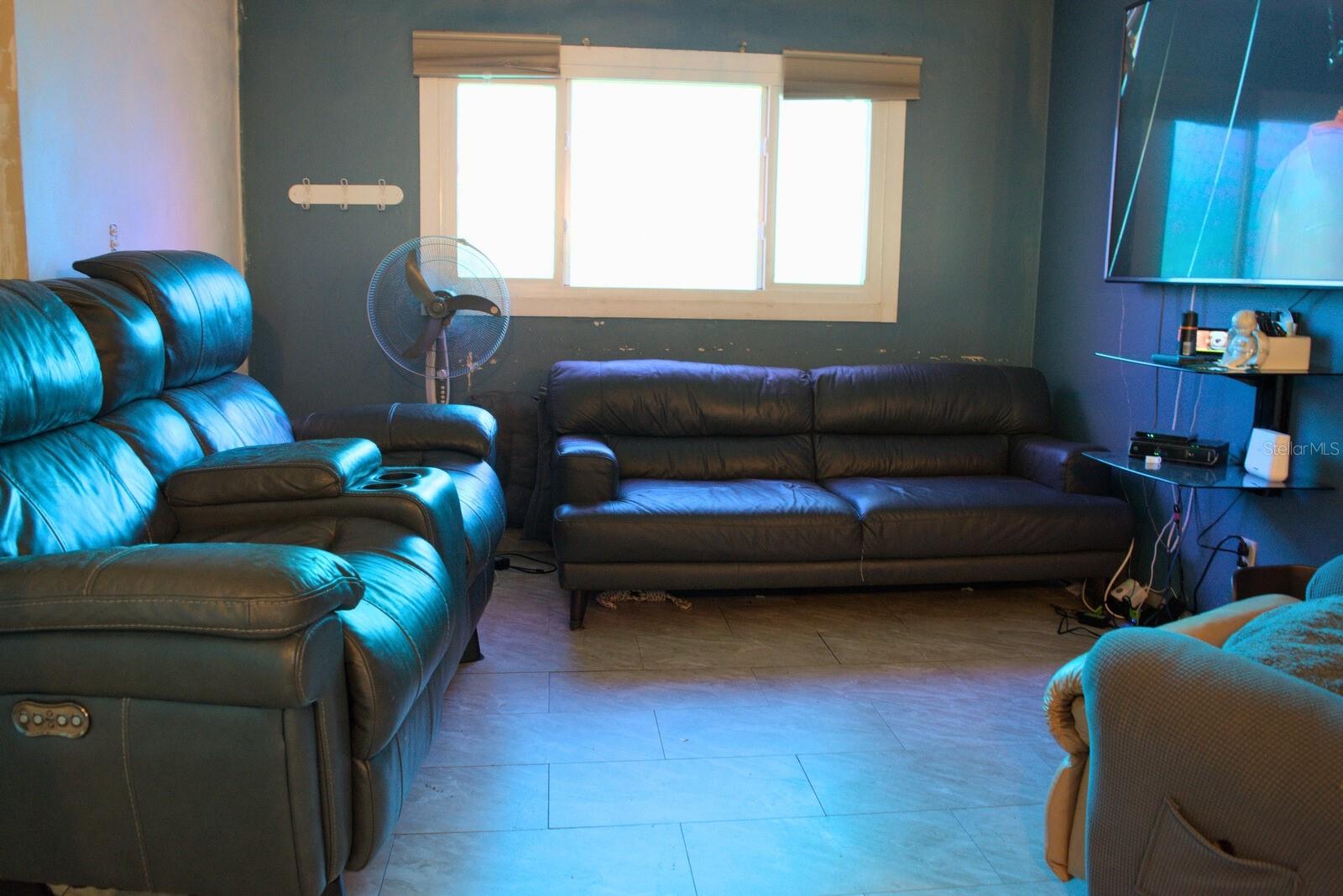 10607 Fernando St Property Photo 6
