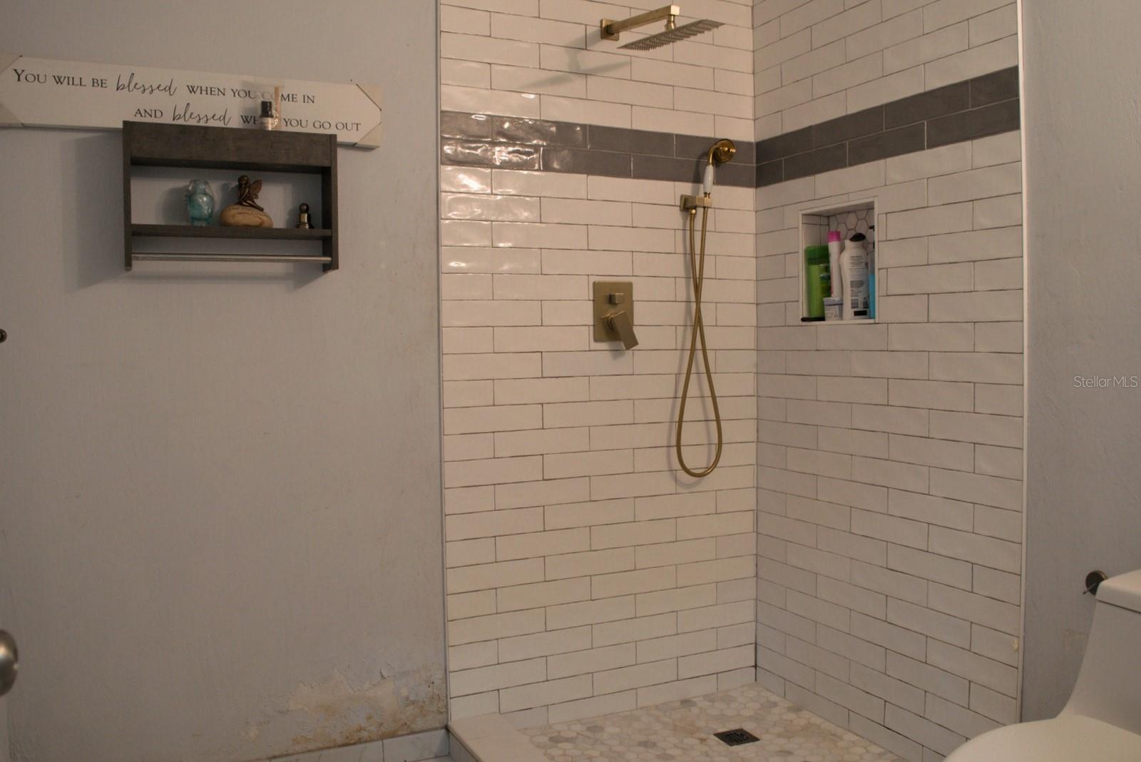 10607 Fernando St Property Photo 11