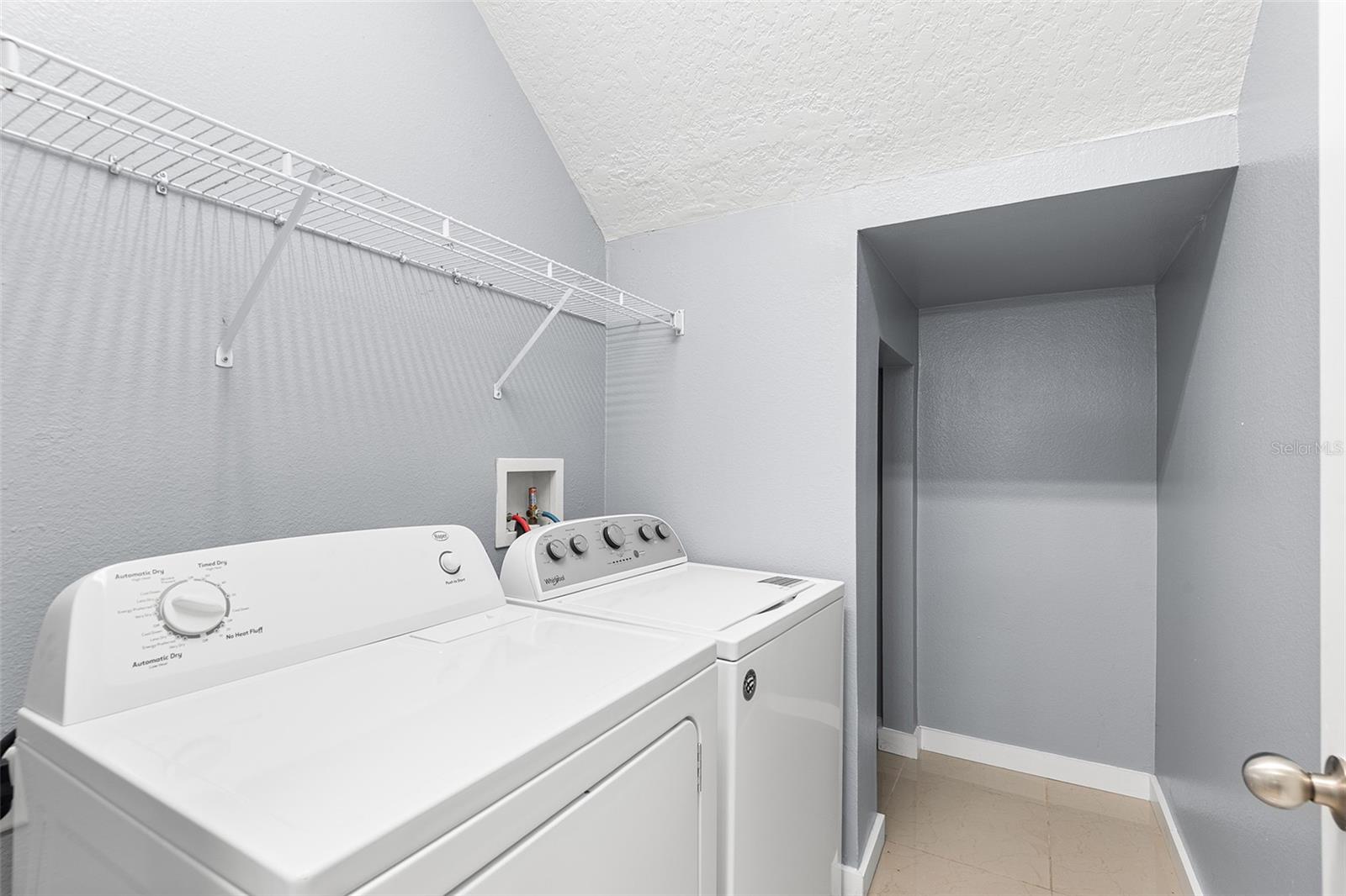 6745 Breezy Palm Dr Property Photo 10