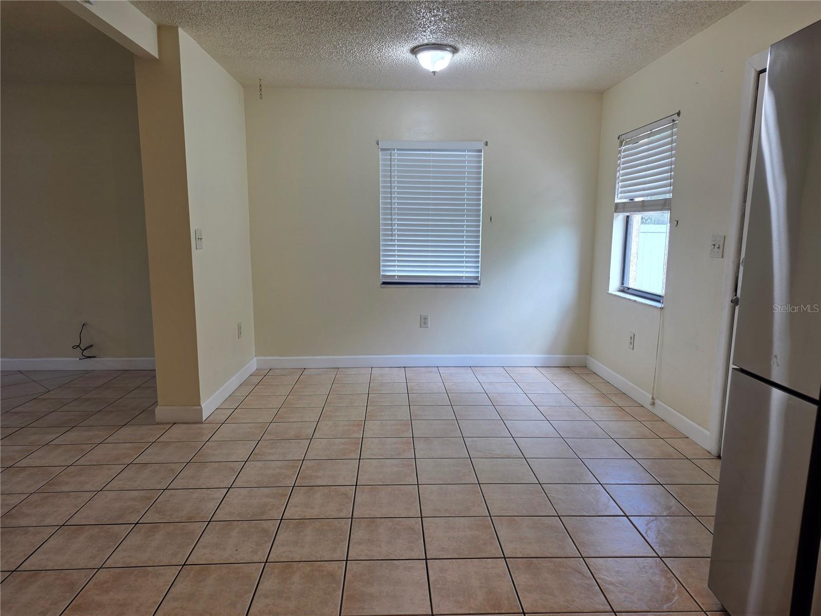 415 S Greenwich Ct Property Photo 11