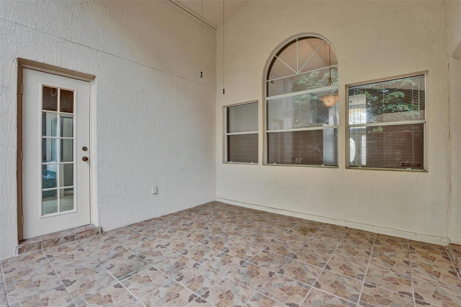 550 Brightview Dr Property Photo 33