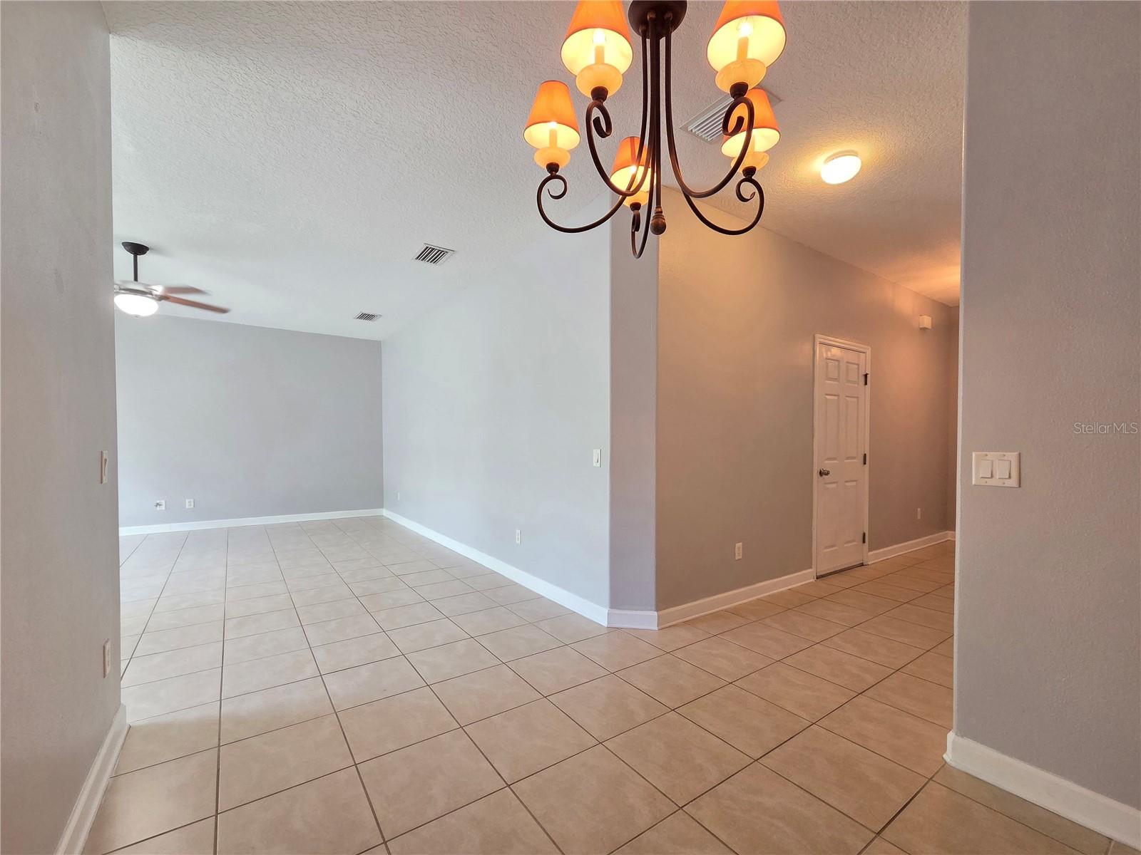 O6430429 Property Photo 4