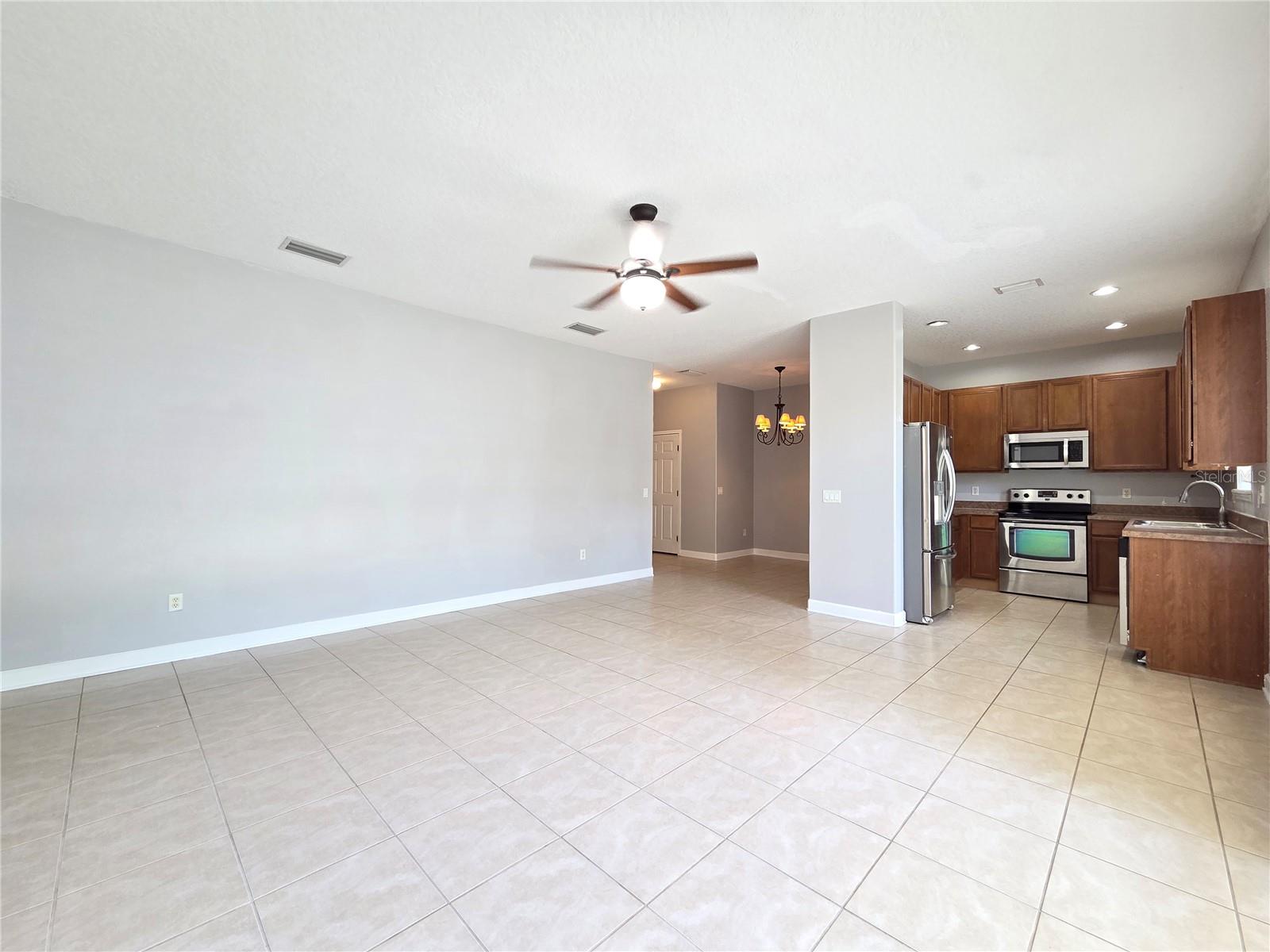 O6430429 Property Photo 7