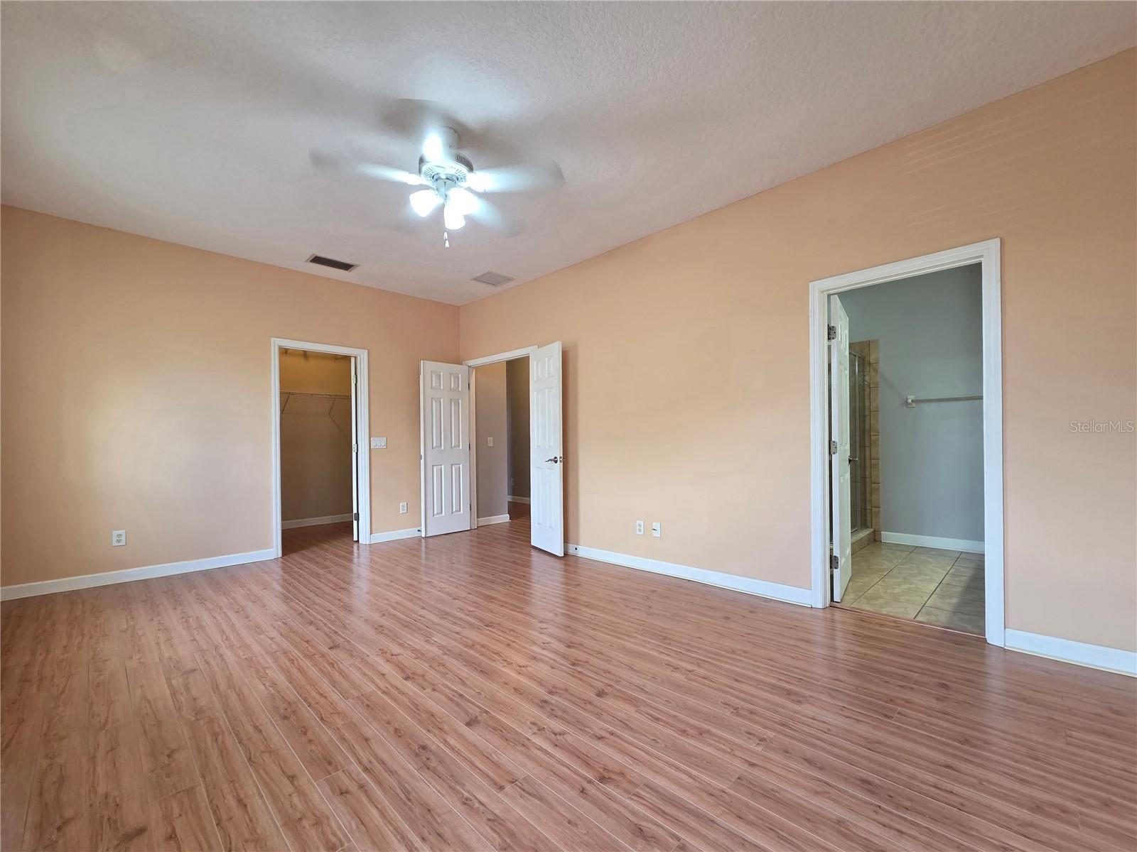 O6430429 Property Photo 9