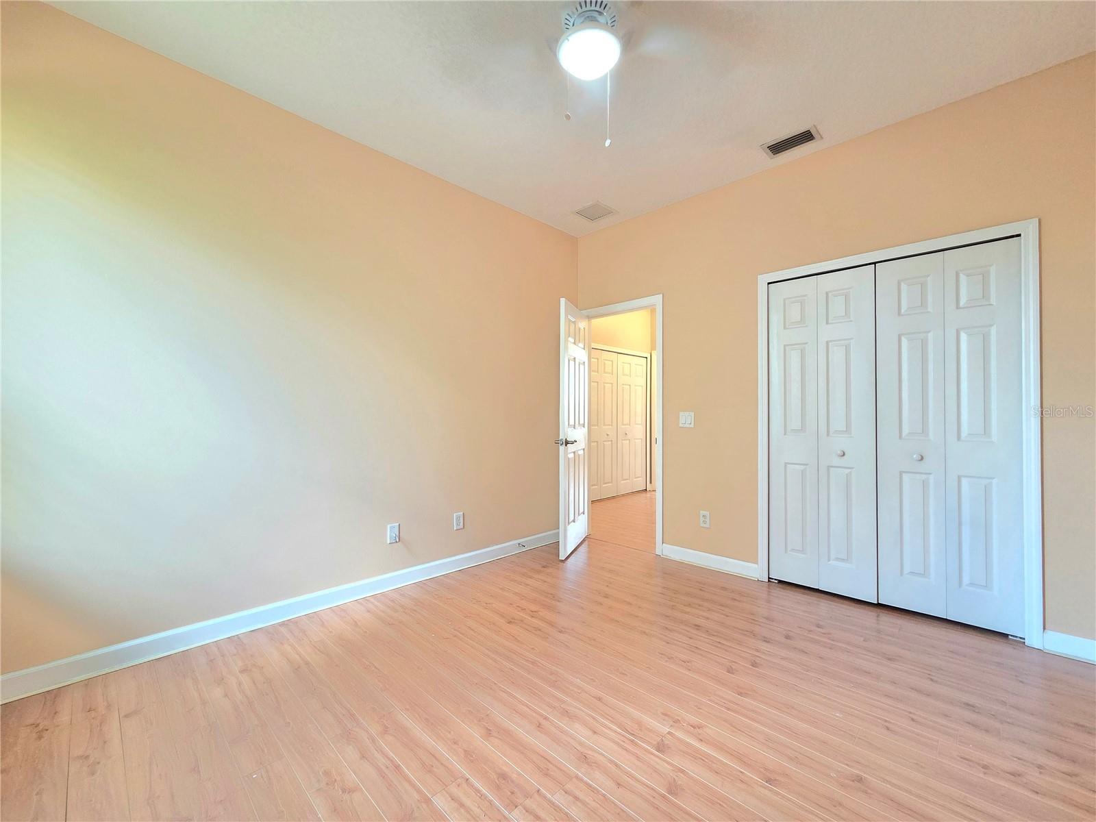 O6430429 Property Photo 17