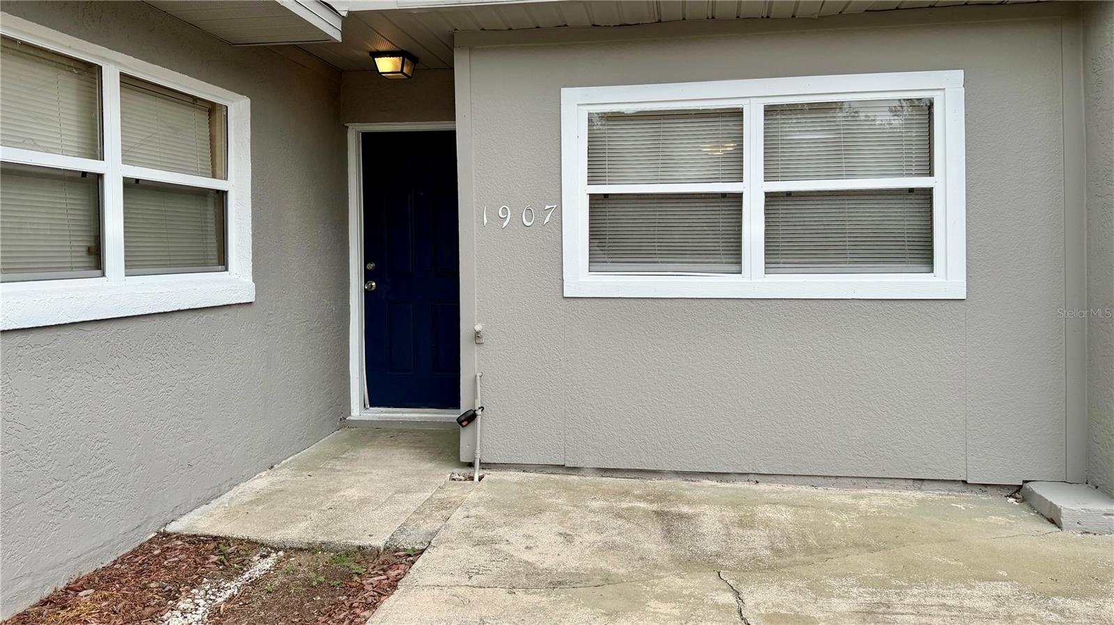 1907 PARK MANOR DR Property Photo 1