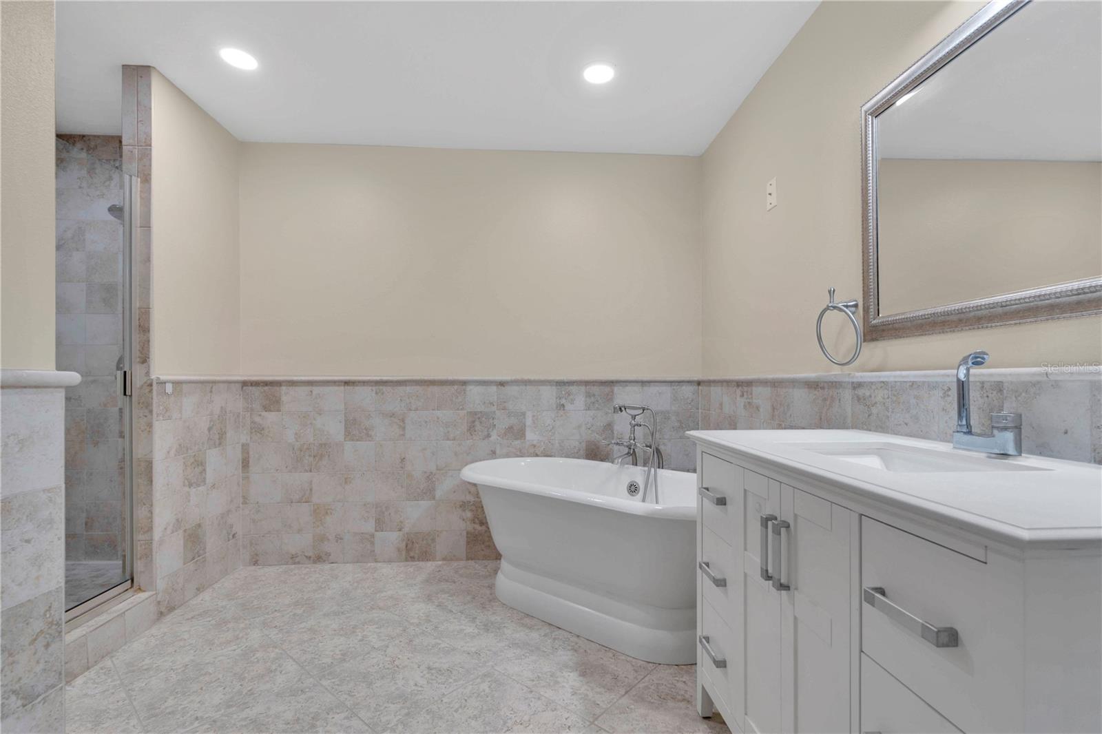 1889 Berkeley Ct Property Photo 11