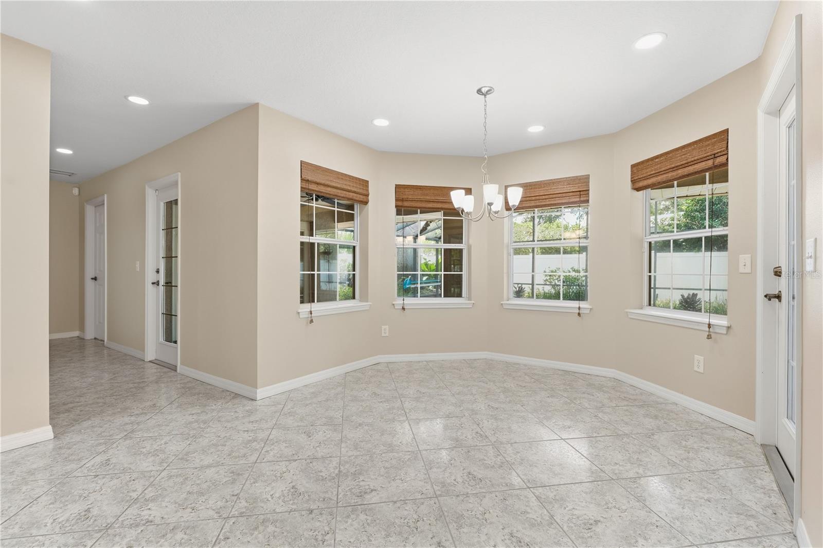 1889 Berkeley Ct Property Photo 14