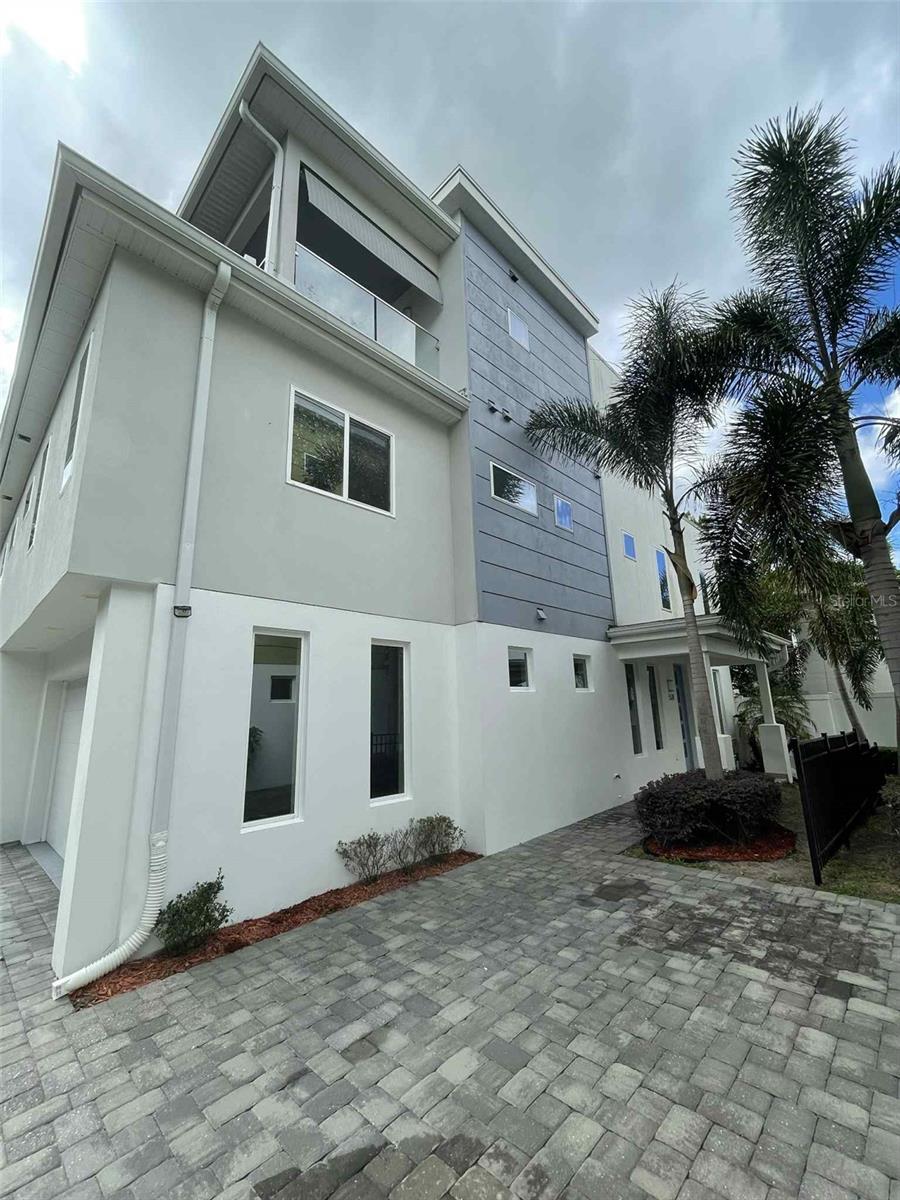 521 PEACHTREE RD Property Photo 1