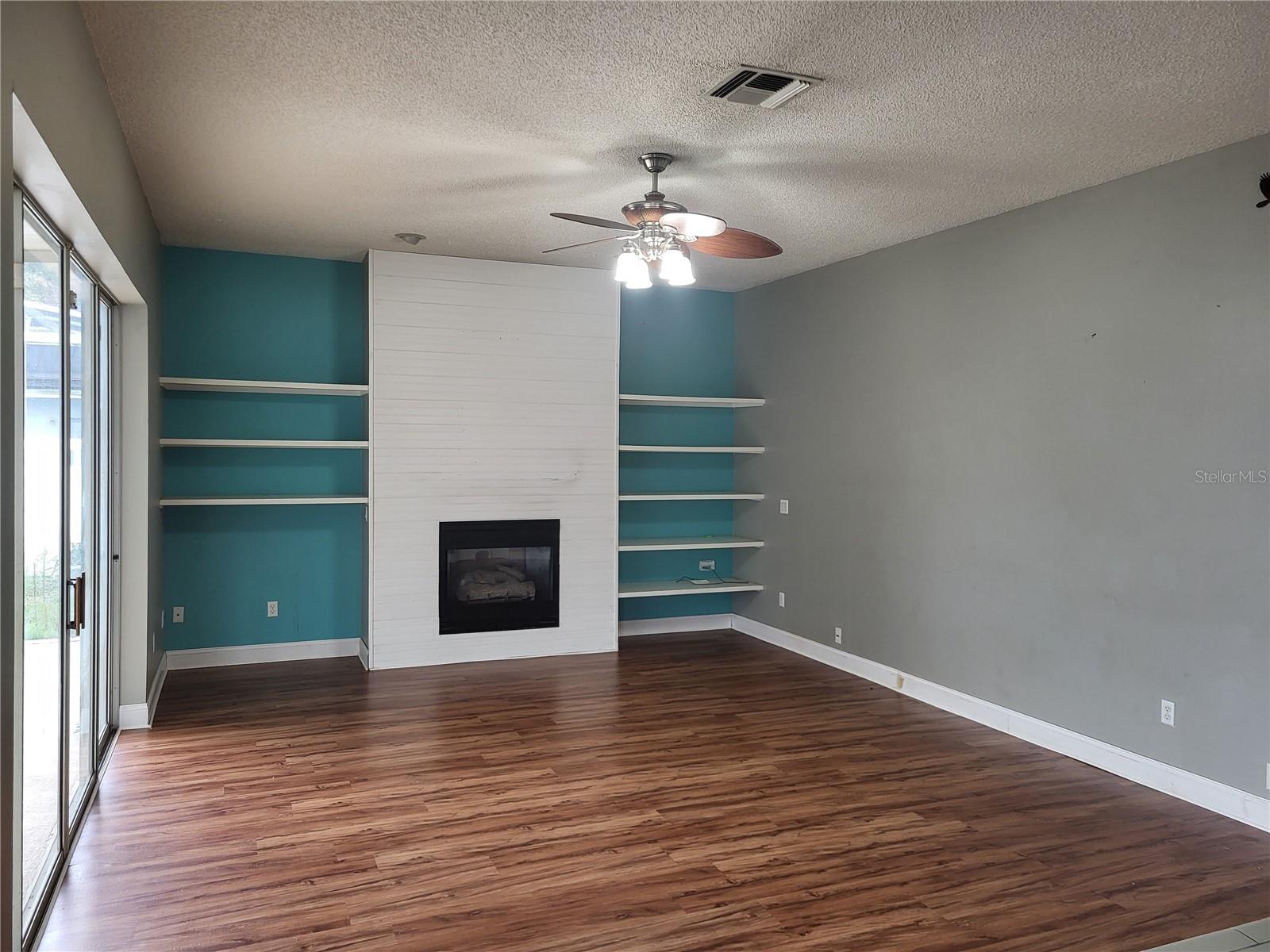 1188 Foxforrest Cir Property Photo 5