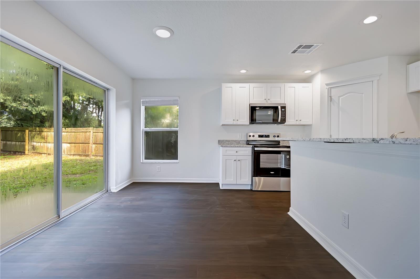 7415 Oxford Garden Cir Property Photo 6