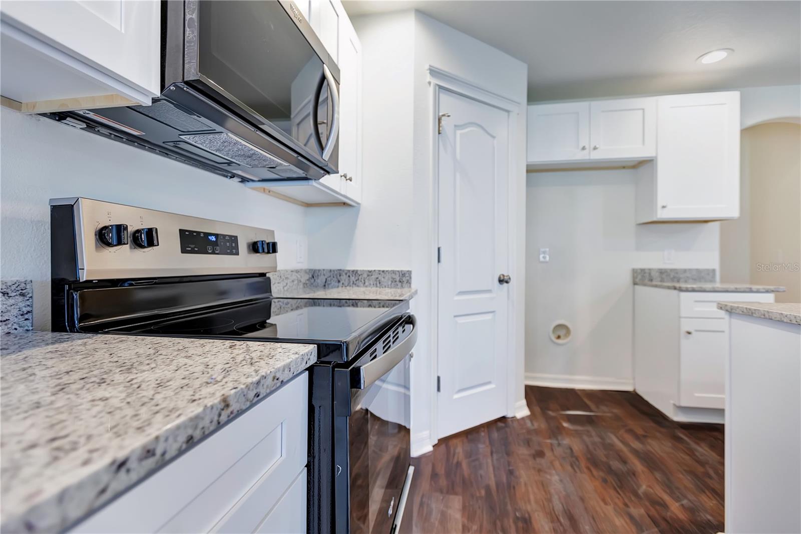 7415 Oxford Garden Cir Property Photo 7