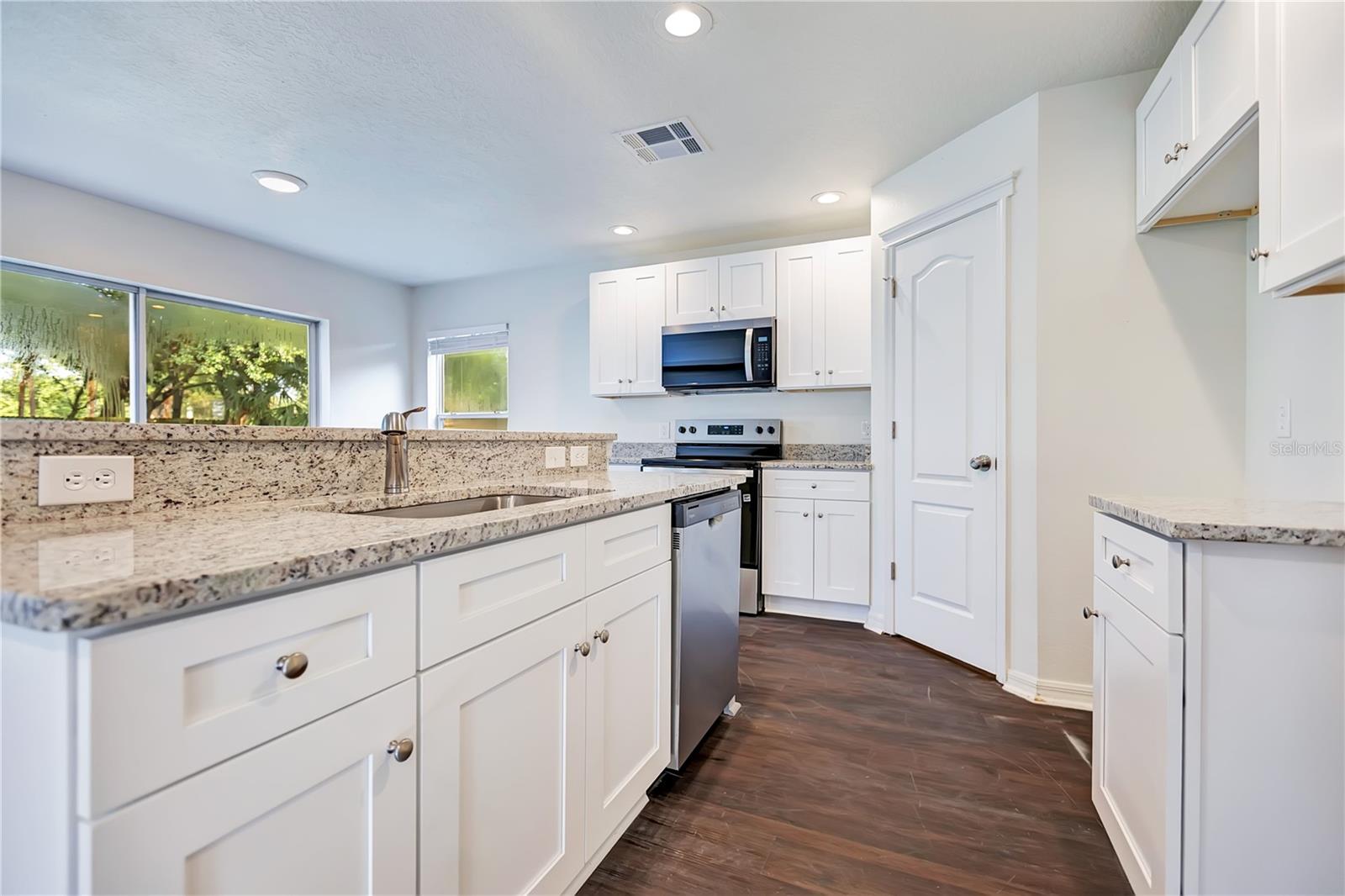 7415 Oxford Garden Cir Property Photo 8
