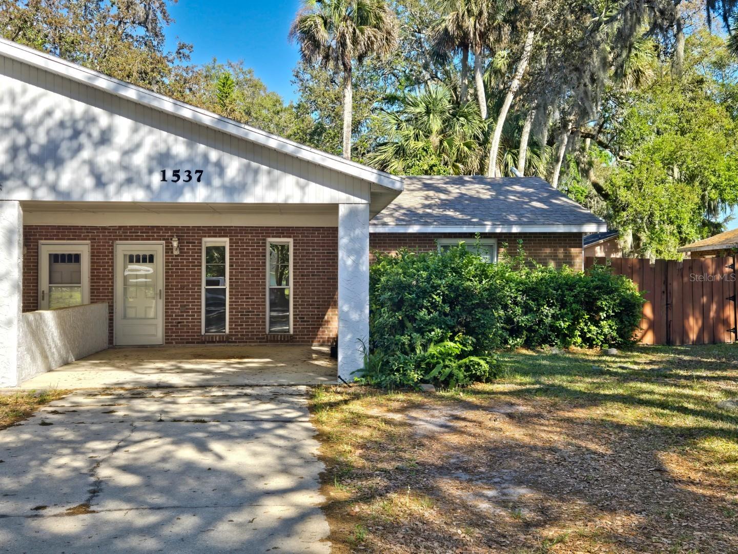 1537 Mango Tree Dr Property Photo 1