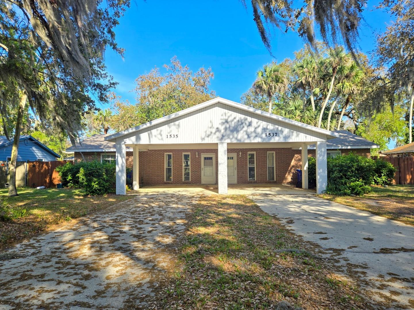 1537 Mango Tree Dr Property Photo 2