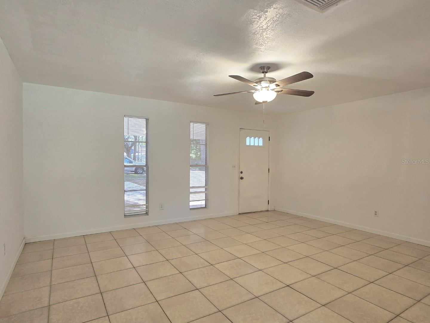 1537 Mango Tree Dr Property Photo 3