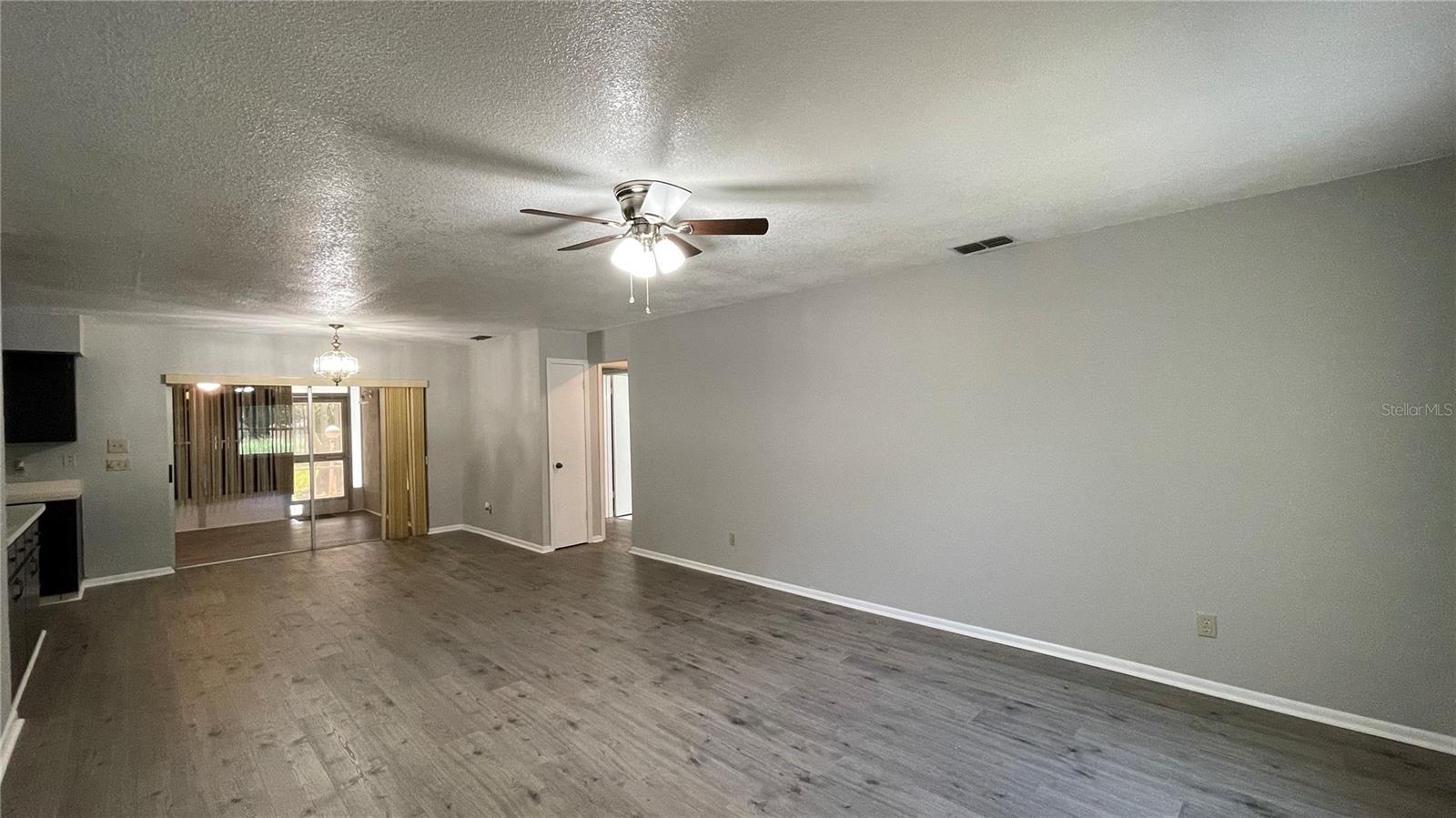 253 W Lake Ina Dr Property Photo 2