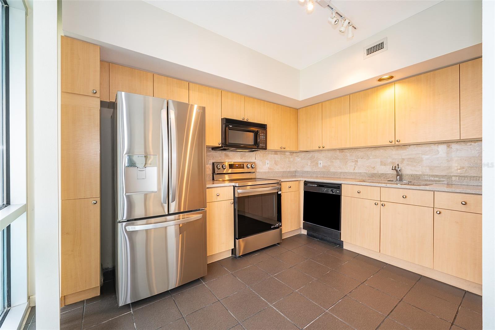 322 E Central Blvd #1602 Property Photo 10