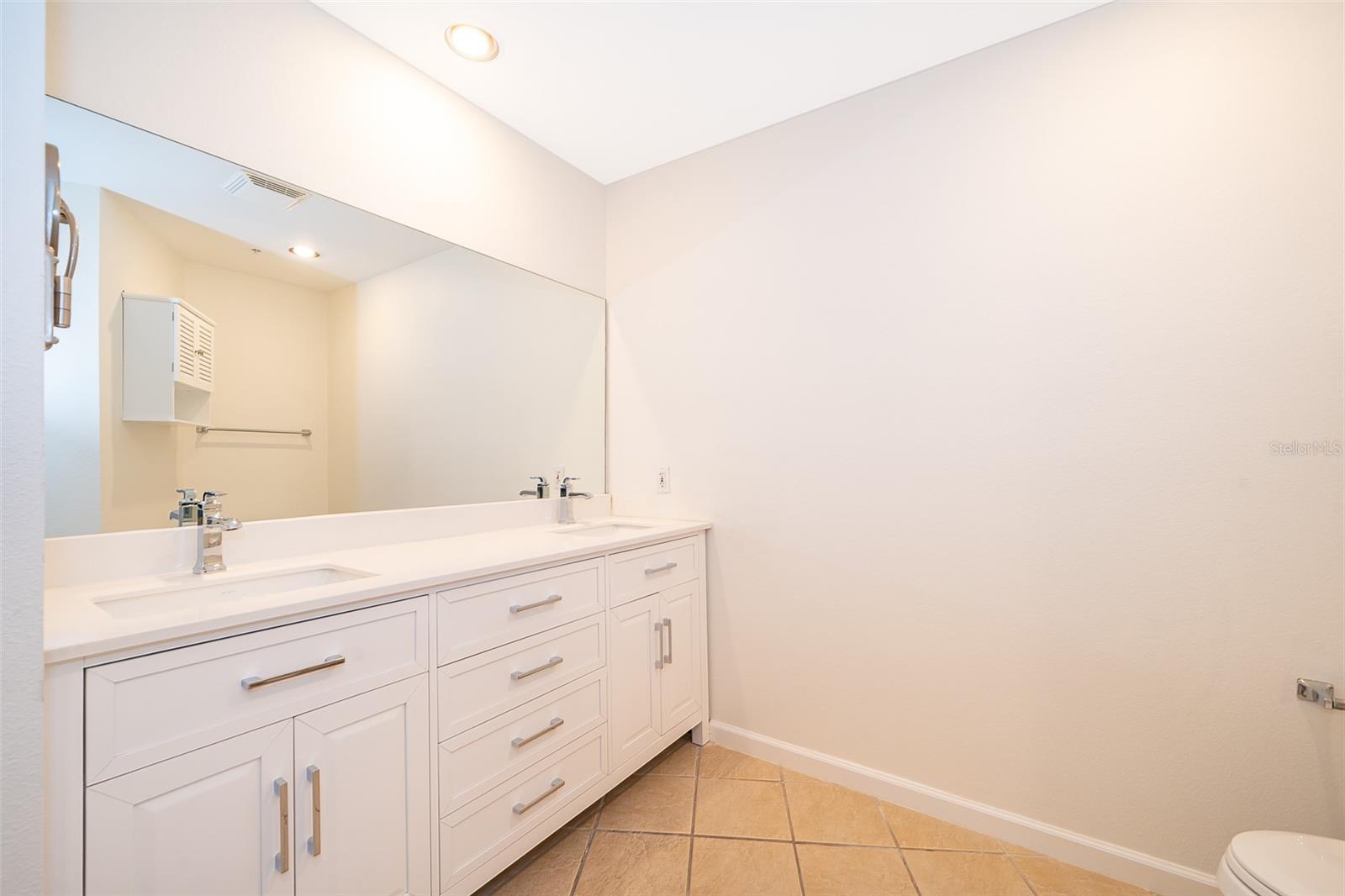 322 E Central Blvd #1602 Property Photo 16