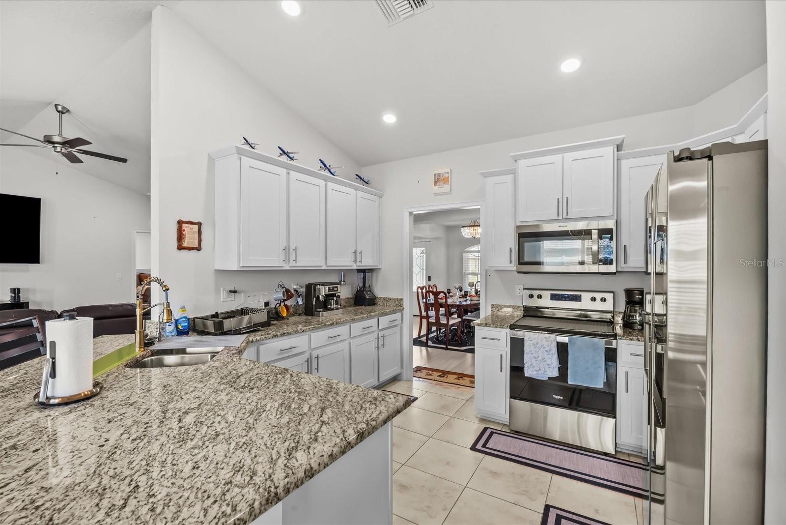8516 Waterstone Blvd Property Photo 7