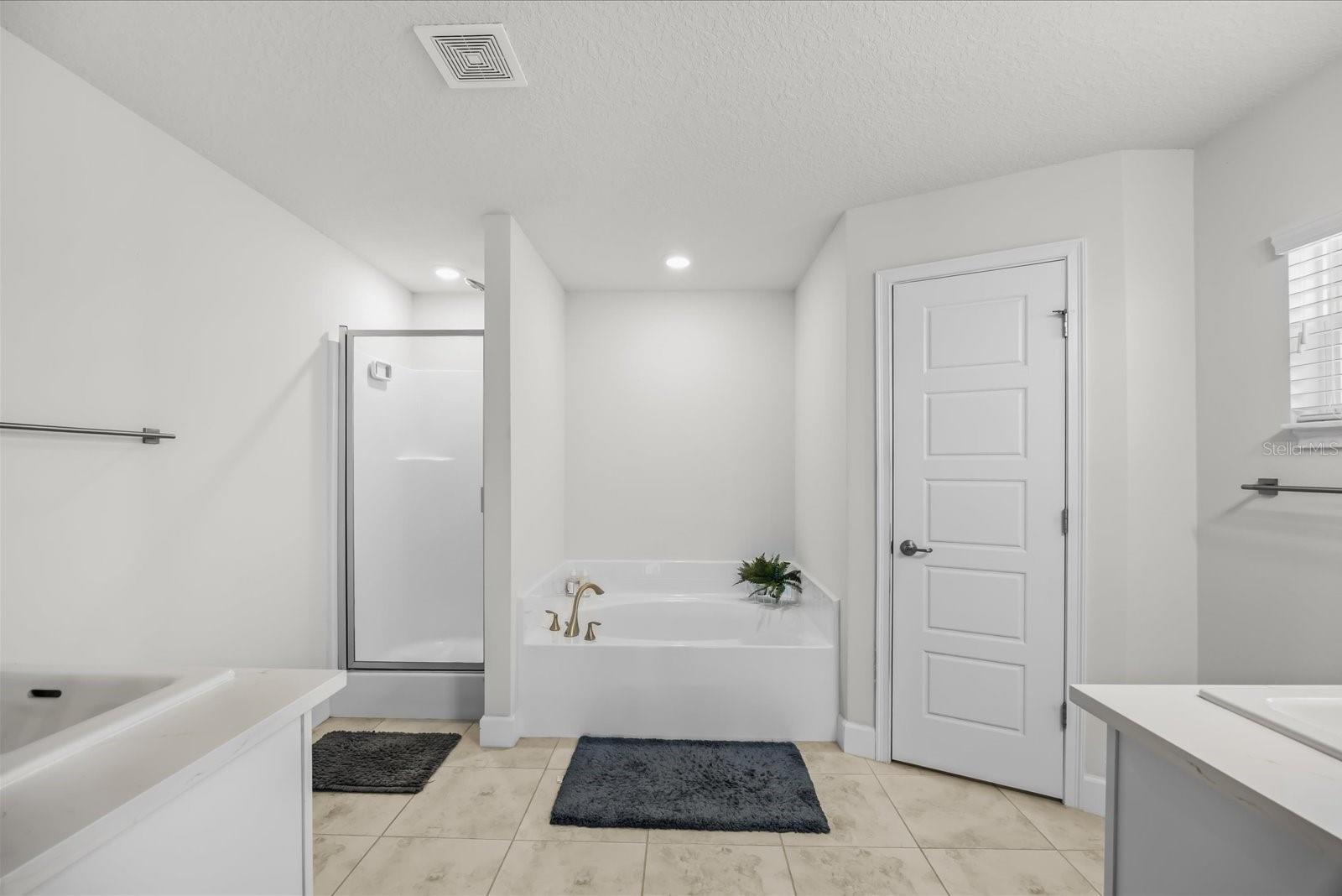 8516 Waterstone Blvd Property Photo 14