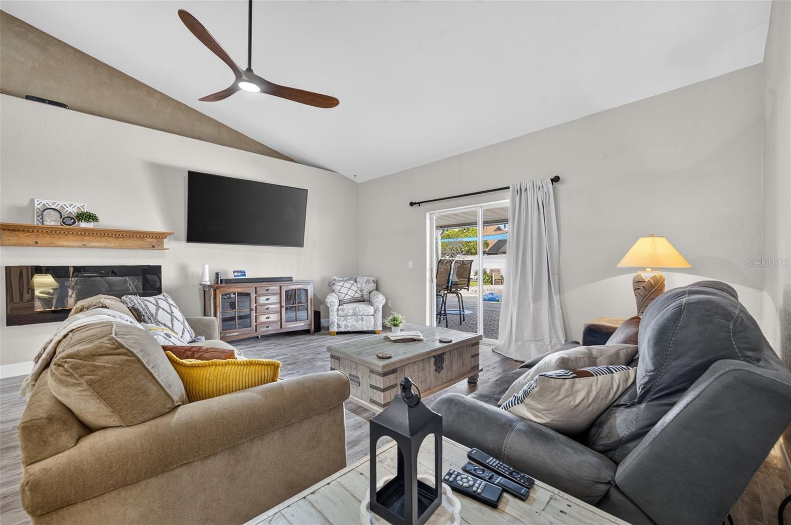 2257 Ballard Ave Property Photo 21