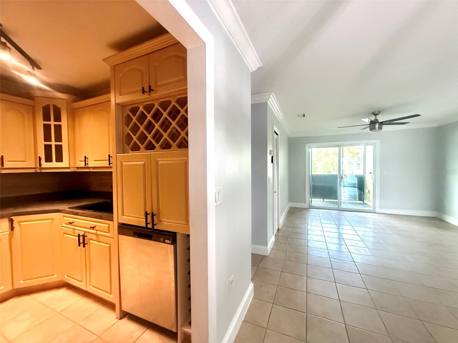 926 Lake Destiny Rd #f Property Photo 4
