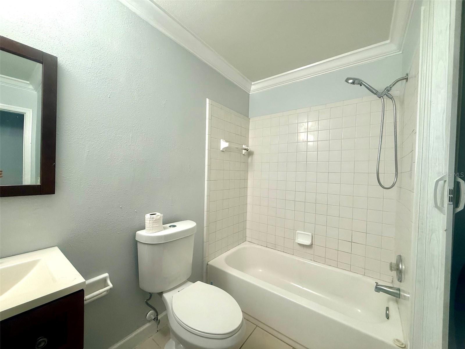 926 Lake Destiny Rd #f Property Photo 9