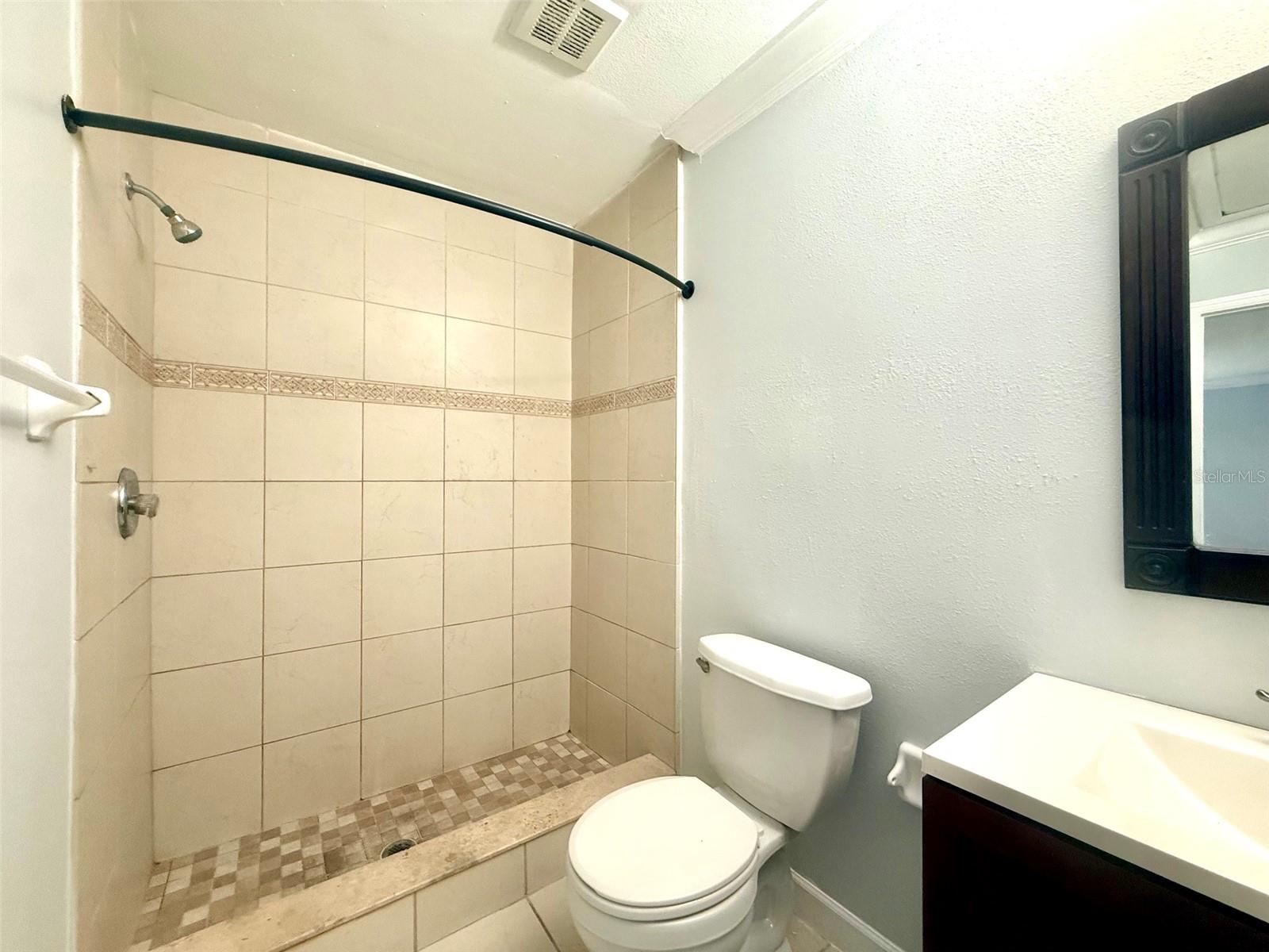 926 Lake Destiny Rd #f Property Photo 12