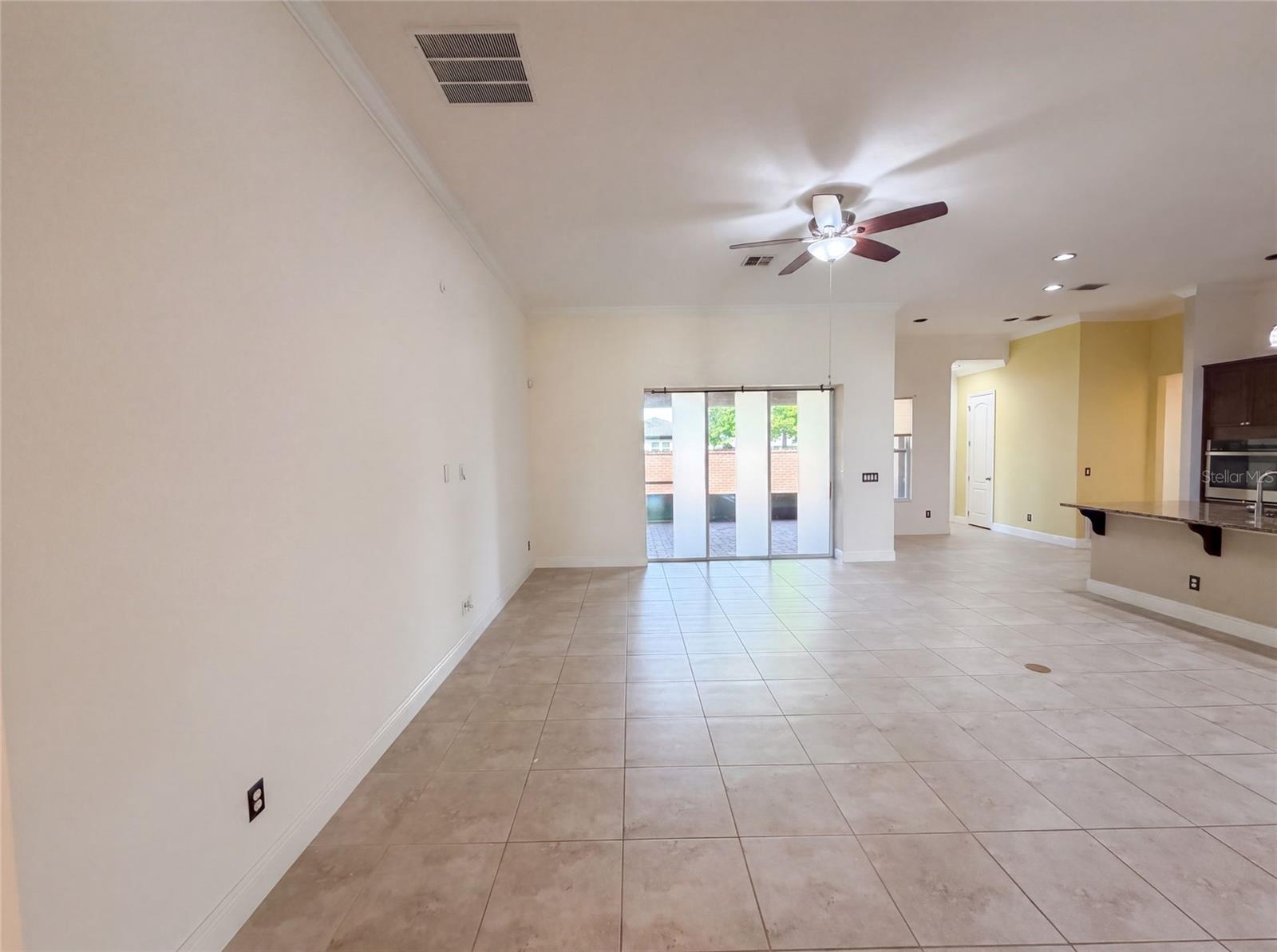 918 Blackthorn Dr Property Photo 3