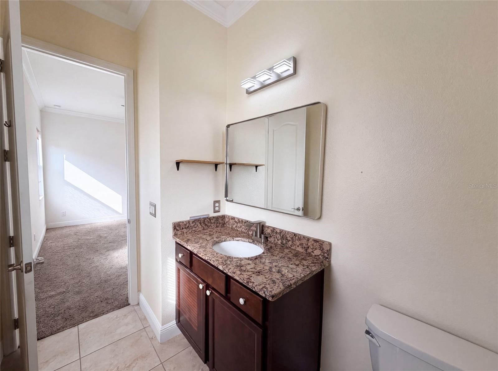 918 Blackthorn Dr Property Photo 8