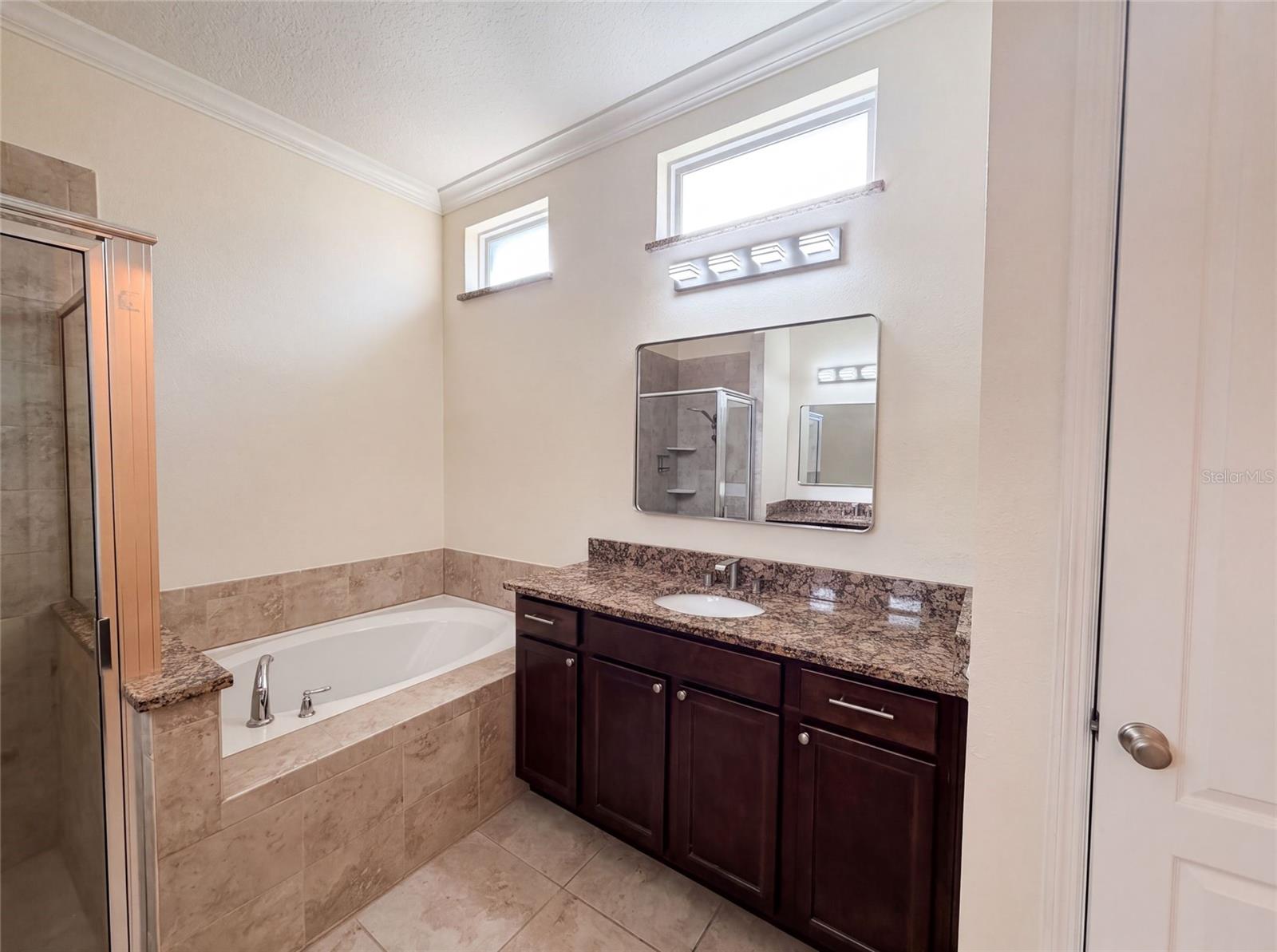 918 Blackthorn Dr Property Photo 18