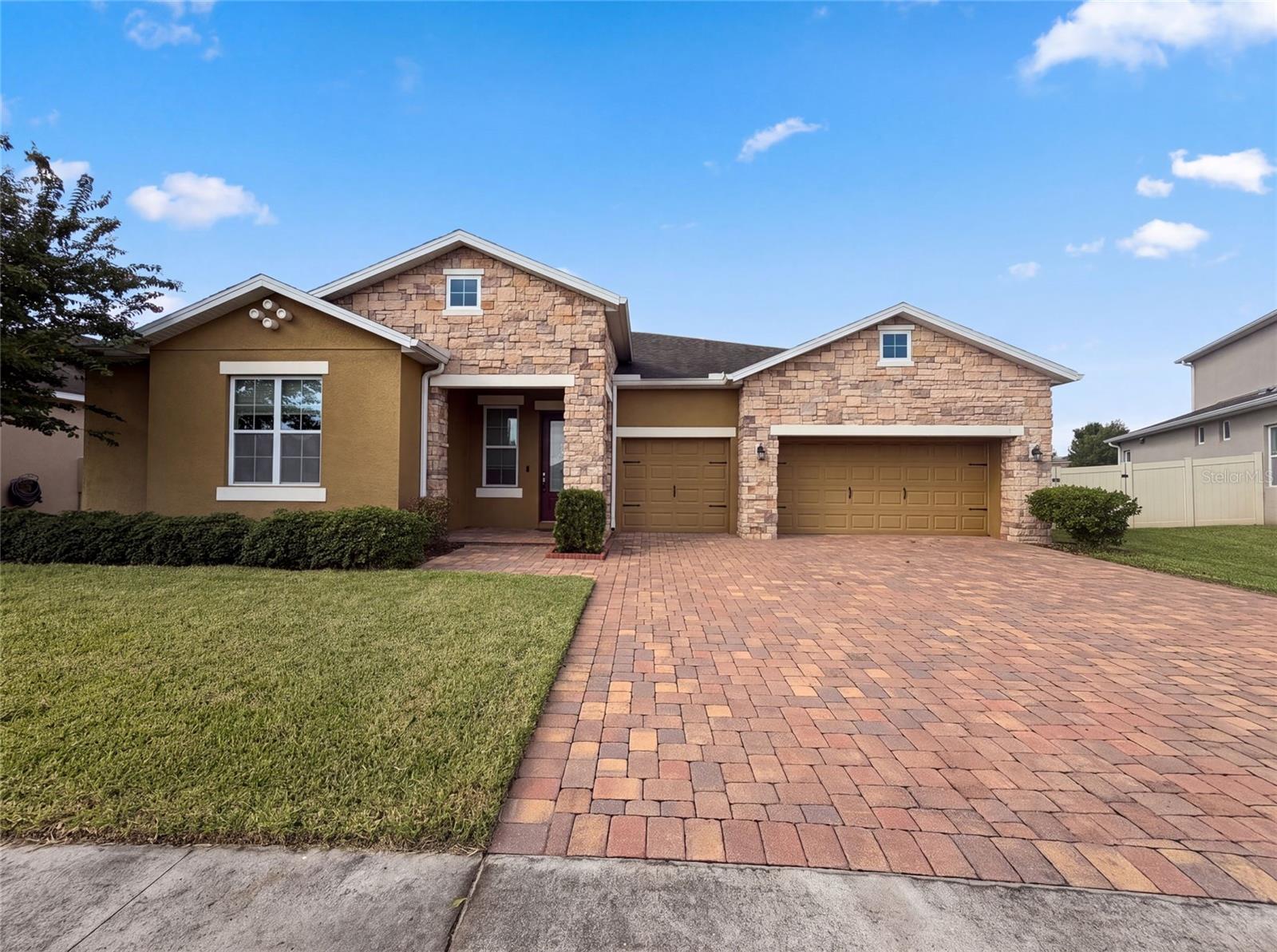 918 Blackthorn Dr Property Photo 24